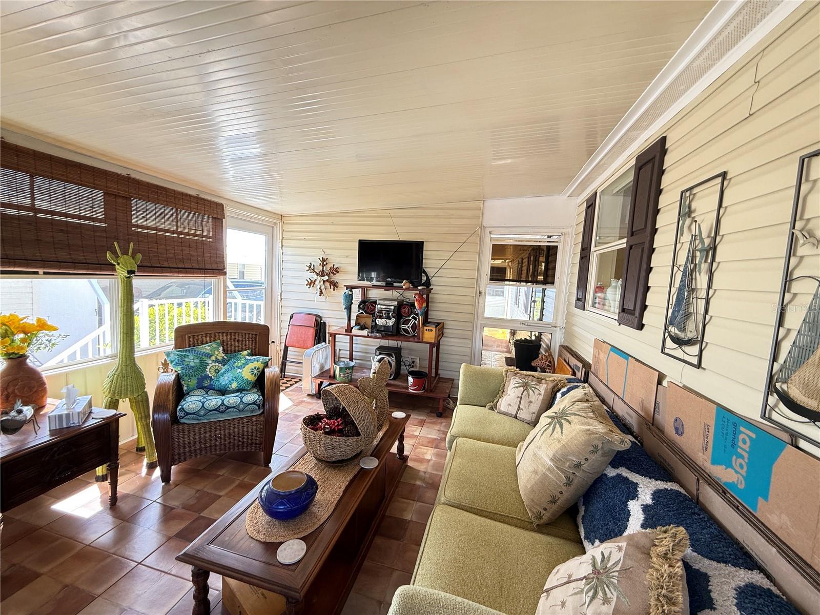 Image 24 of 31 For 134 Americana Court Ne 216