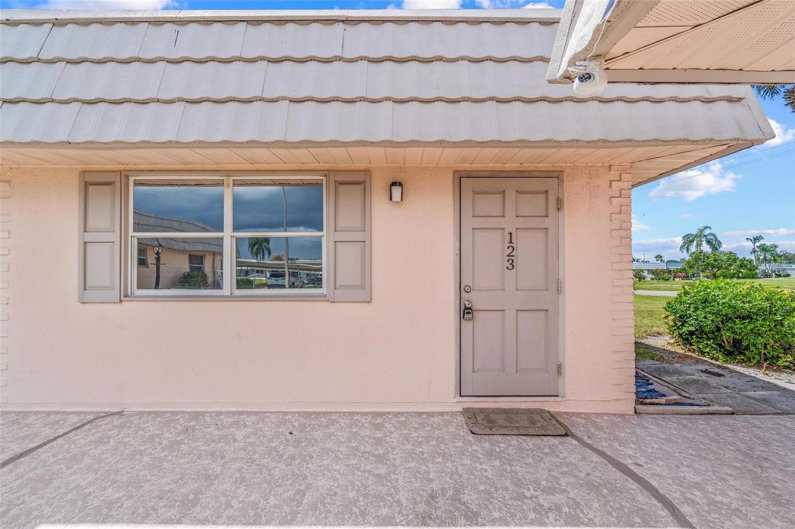 Details for 201 Bedford Trail 123, SUN CITY CENTER, FL 33573