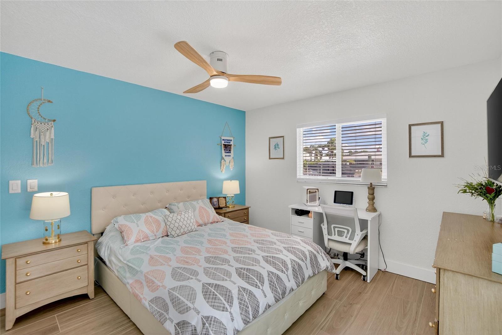 Listing photo id 18 for 6337 Cocoa Lane