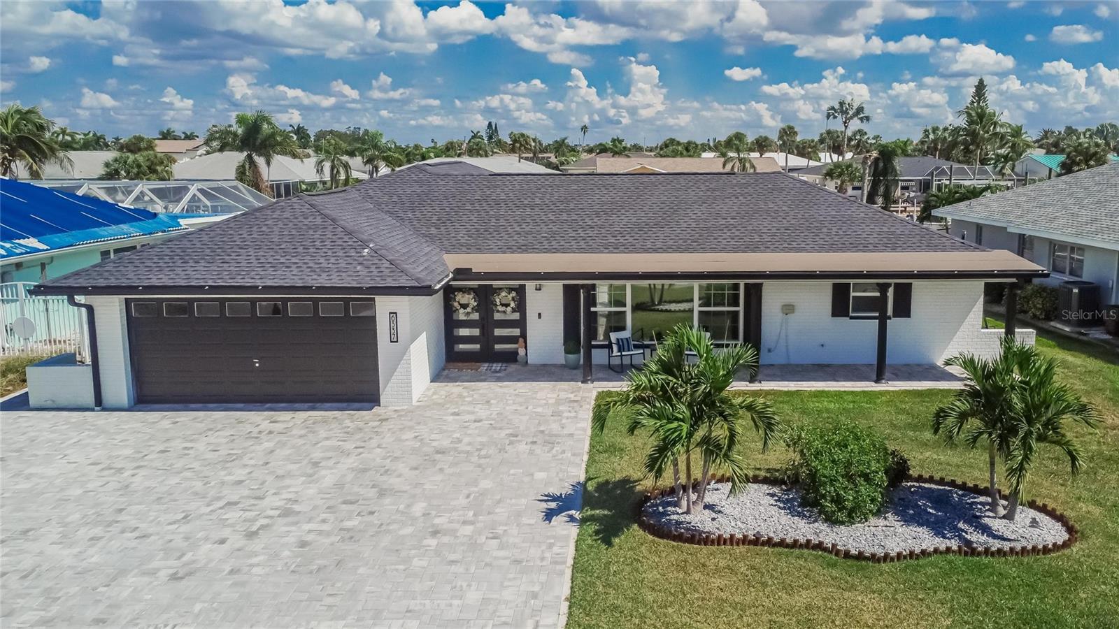 Listing photo id 35 for 6337 Cocoa Lane