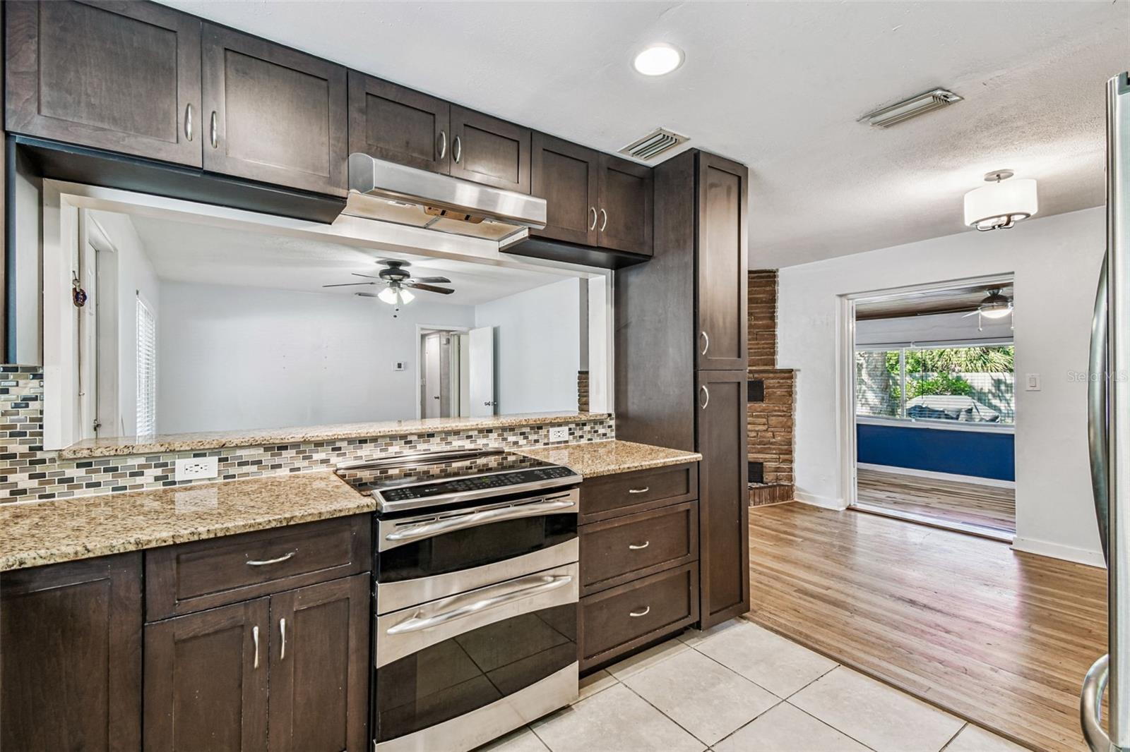 Image 12 of 36 For 4507 Lois Avenue