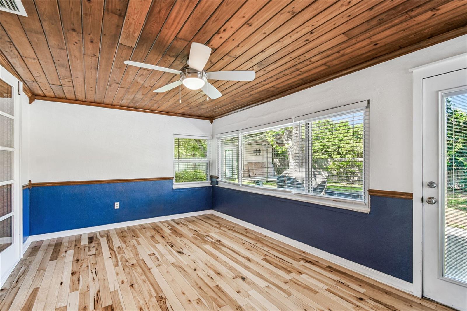 Image 14 of 36 For 4507 Lois Avenue