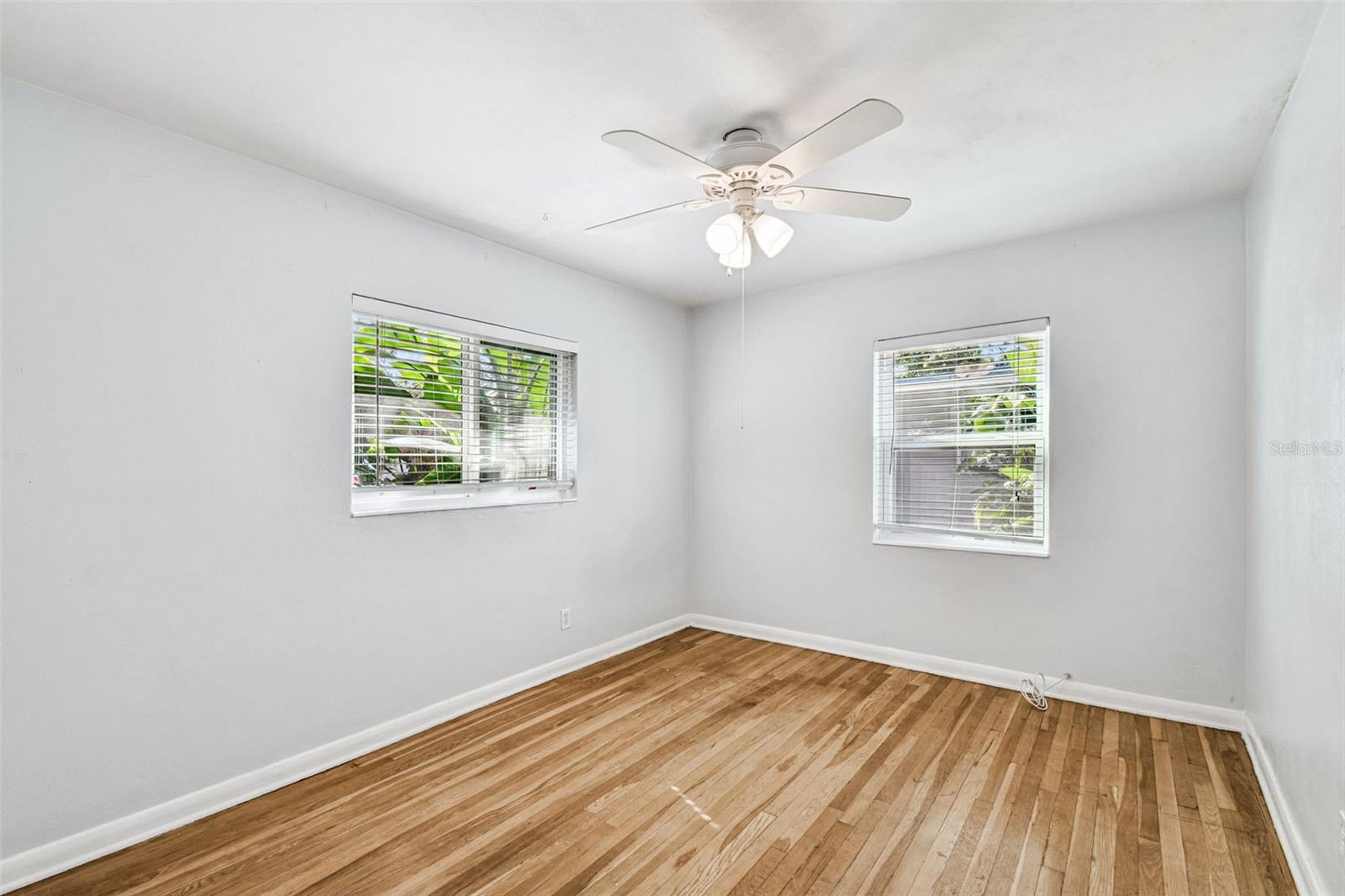 Image 25 of 36 For 4507 Lois Avenue