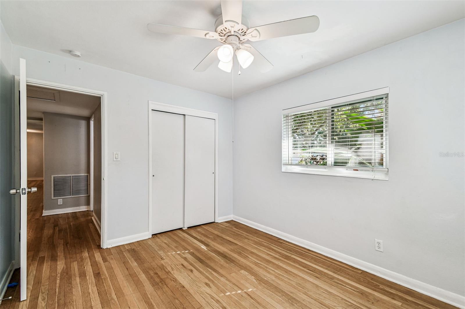 Image 26 of 36 For 4507 Lois Avenue