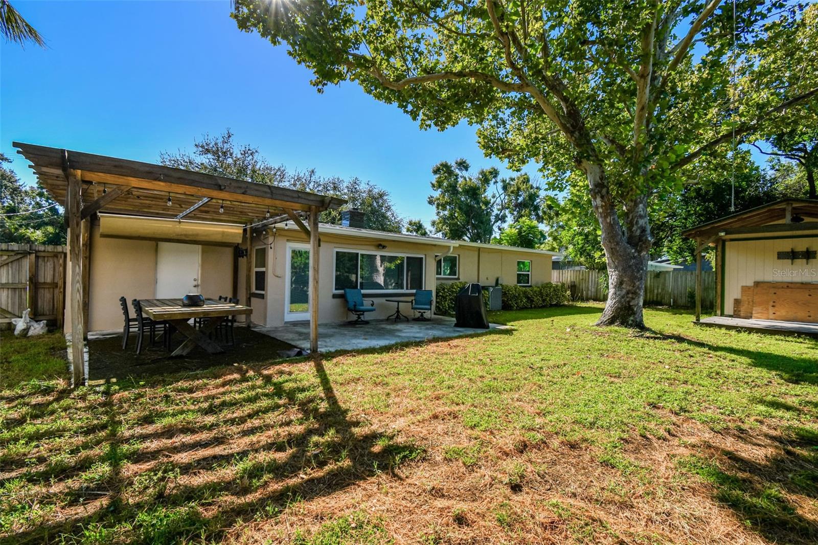 Image 27 of 36 For 4507 Lois Avenue