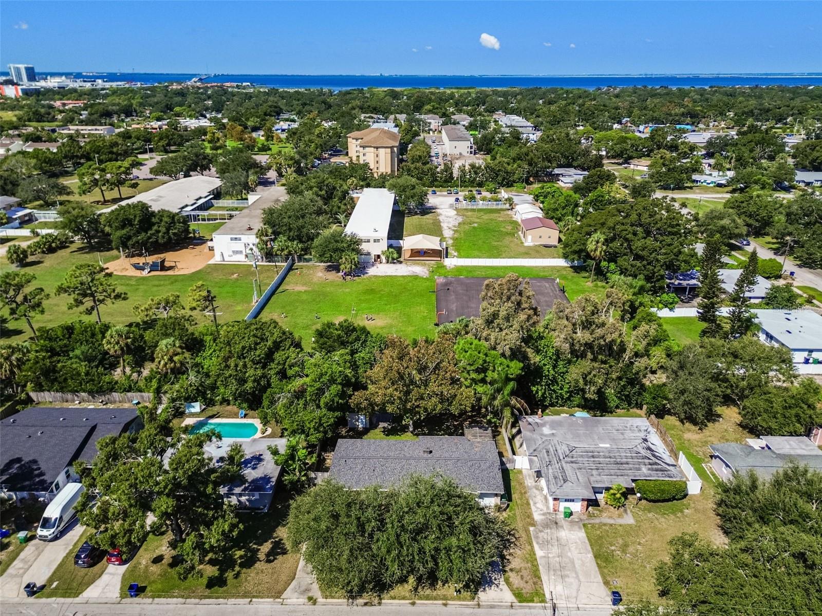 Image 32 of 36 For 4507 Lois Avenue