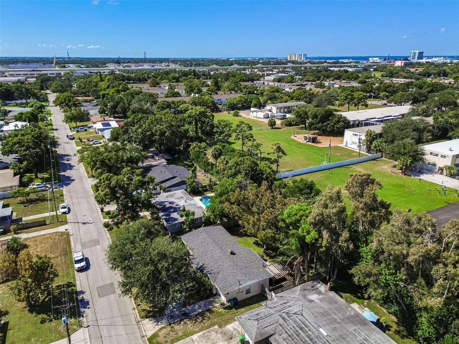 Image 34 of 36 For 4507 Lois Avenue