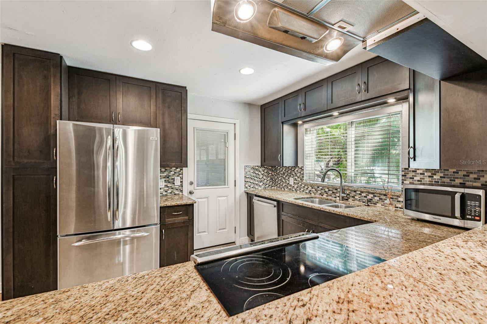 Image 9 of 36 For 4507 Lois Avenue