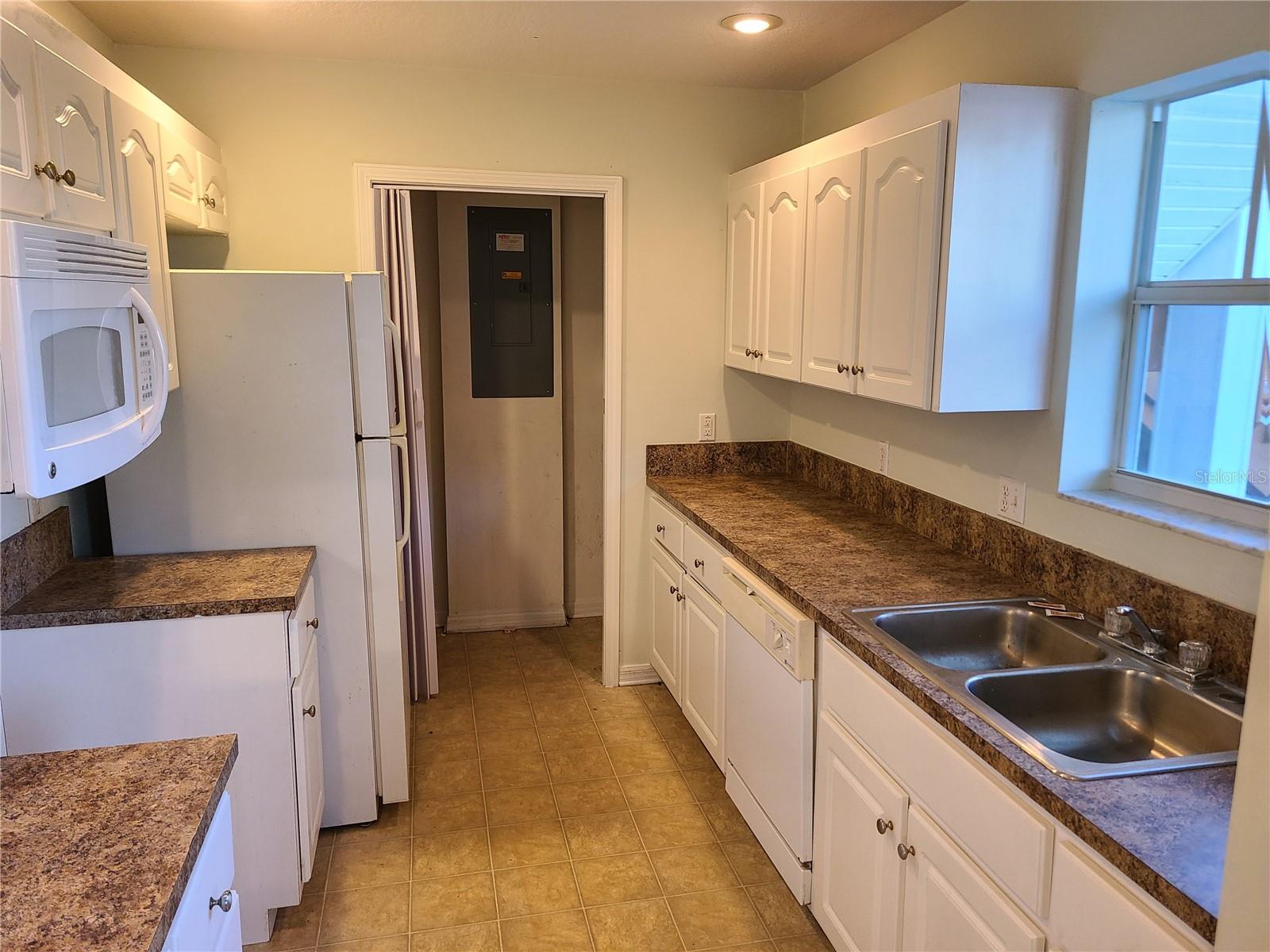 Image 7 of 23 For 6750 Moonglow Drive 102