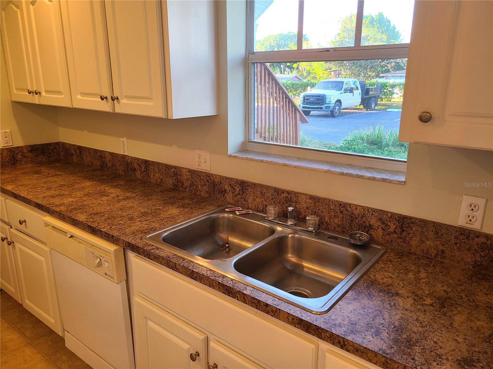 Image 8 of 23 For 6750 Moonglow Drive 102