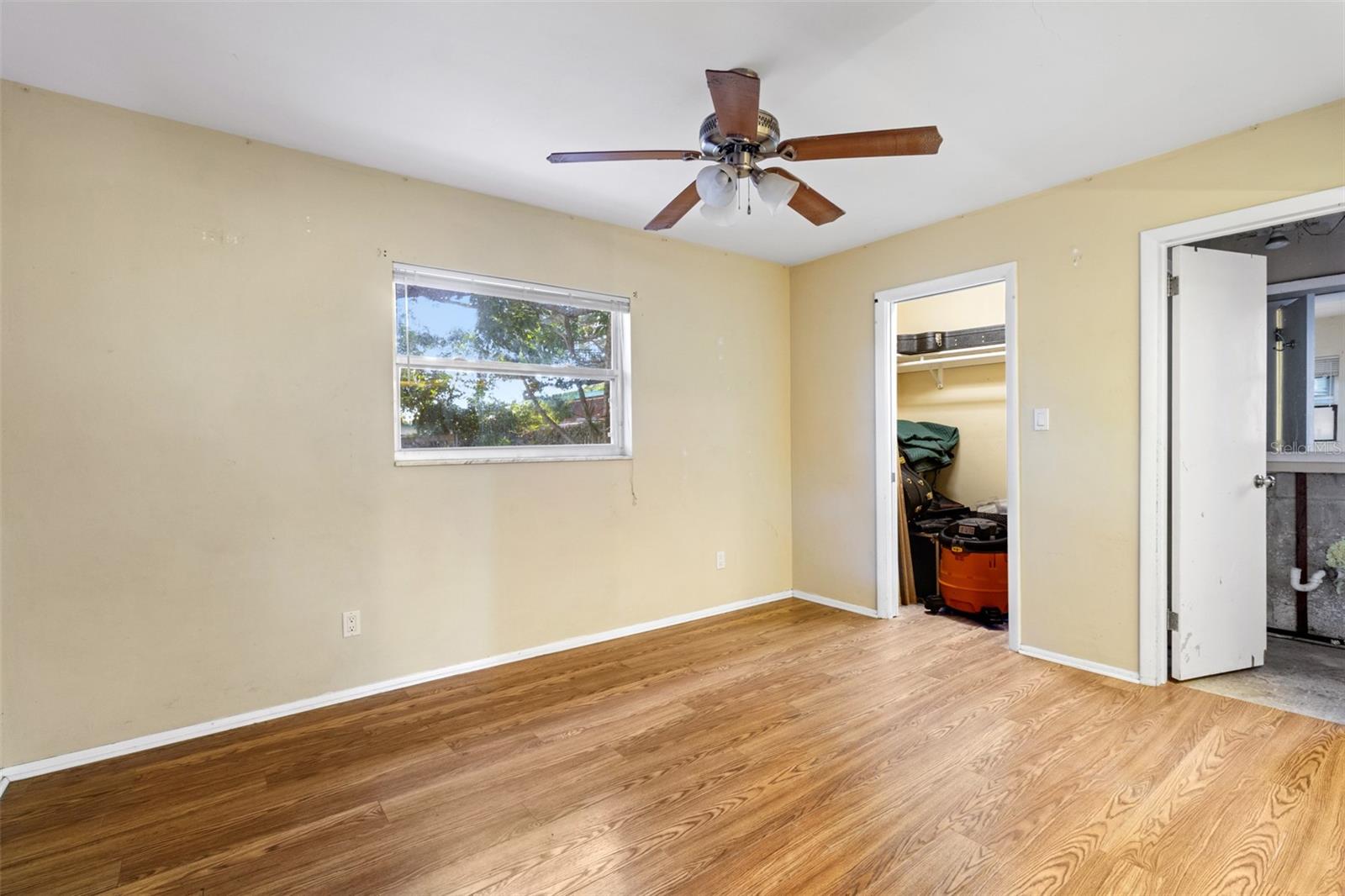 Image 12 of 23 For 715 1st Avenue Ne