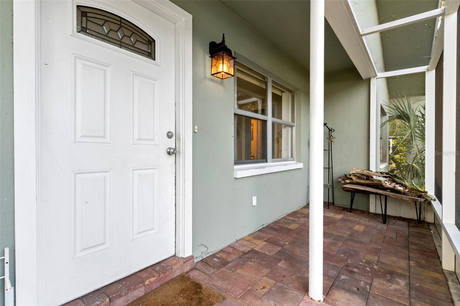Image 2 of 23 For 715 1st Avenue Ne
