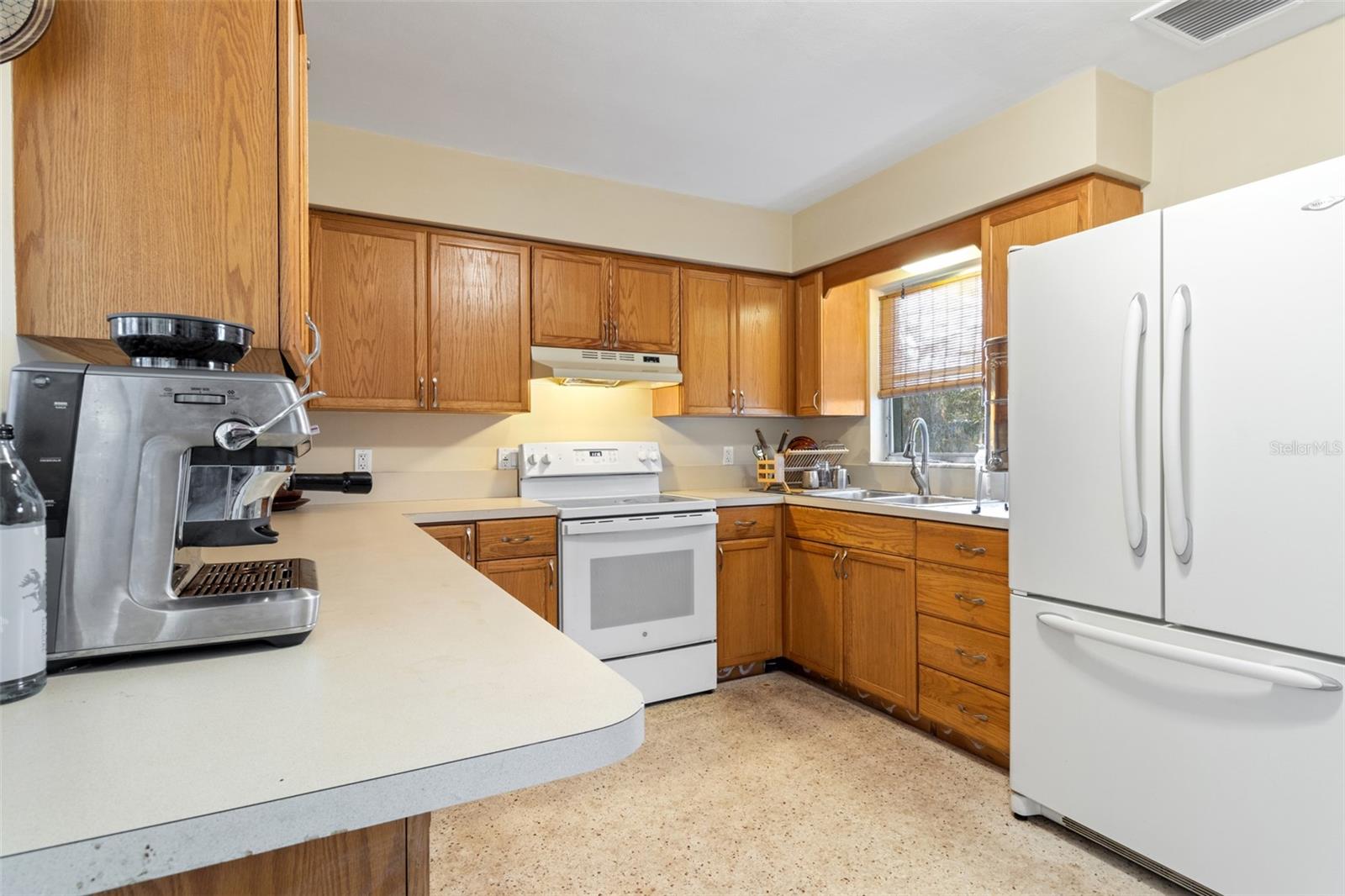 Image 6 of 23 For 715 1st Avenue Ne