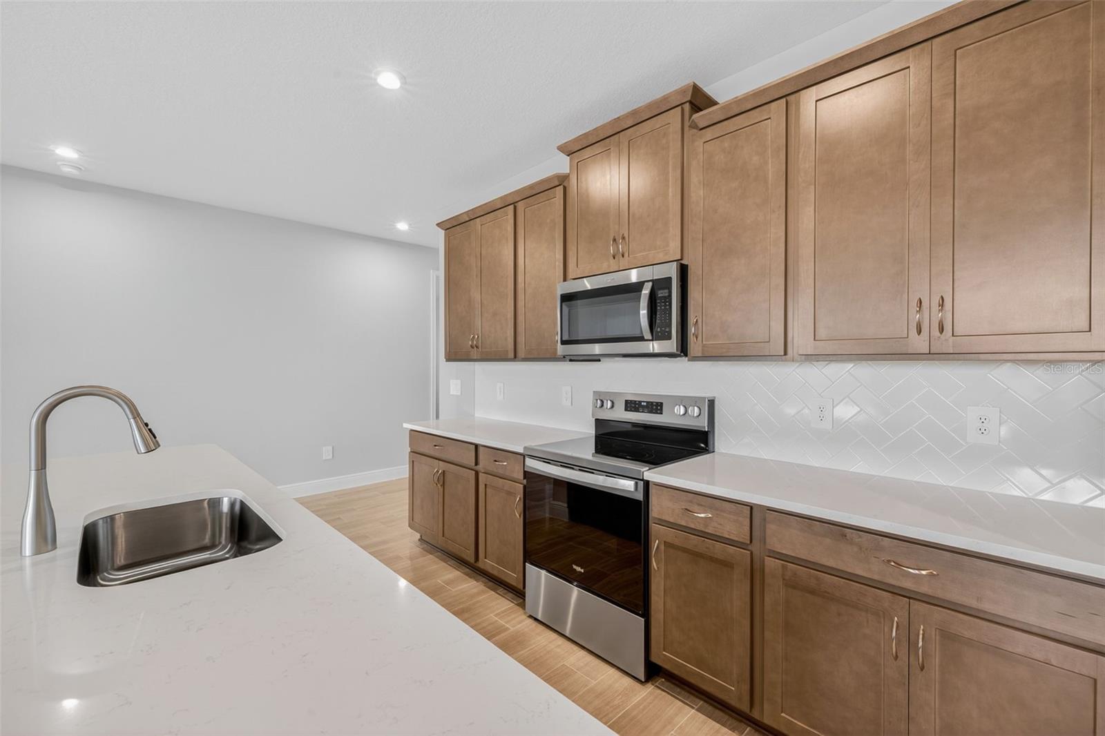 Image 15 of 41 For 12427 52nd Street E