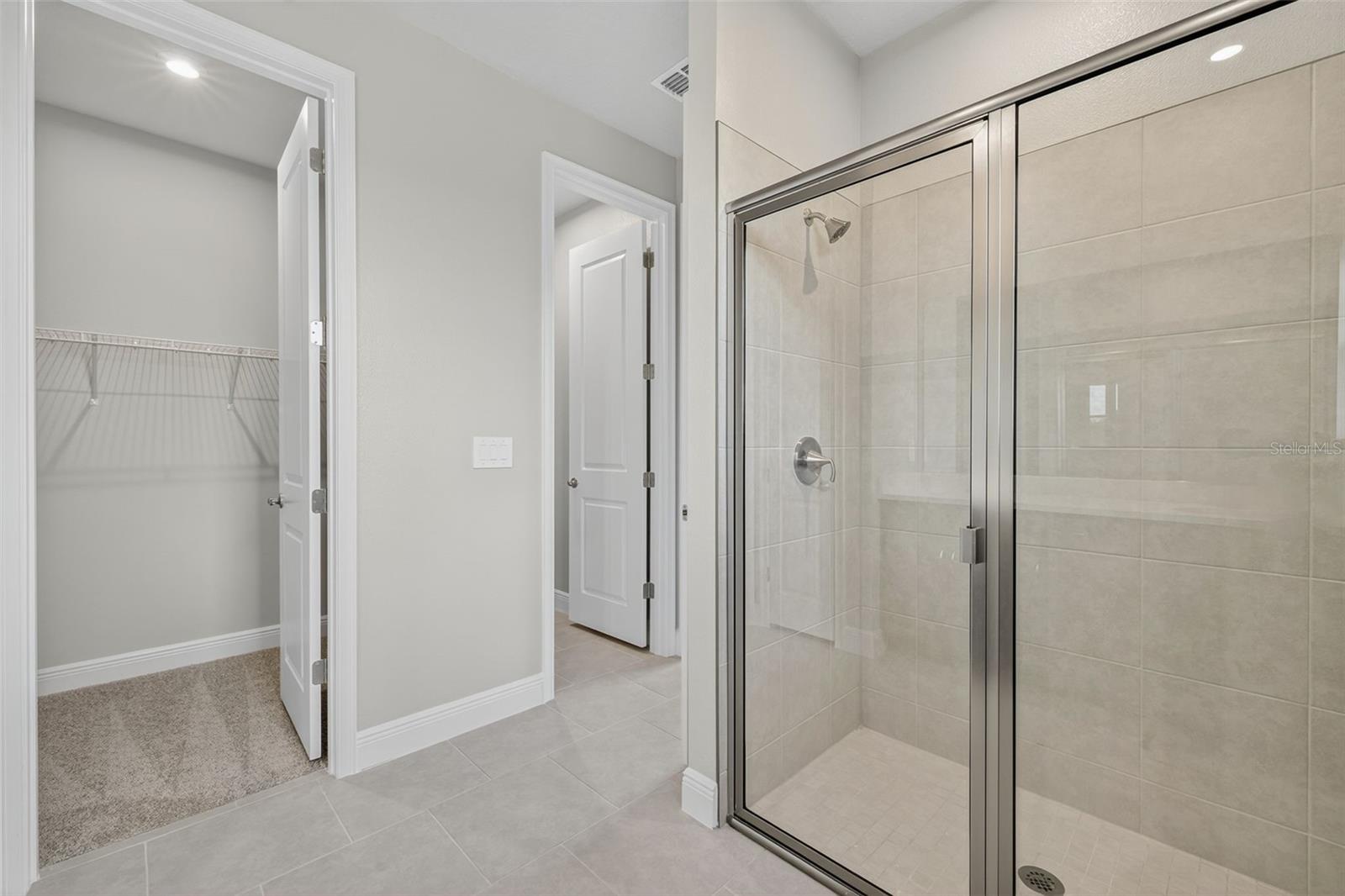 Image 19 of 41 For 12427 52nd Street E