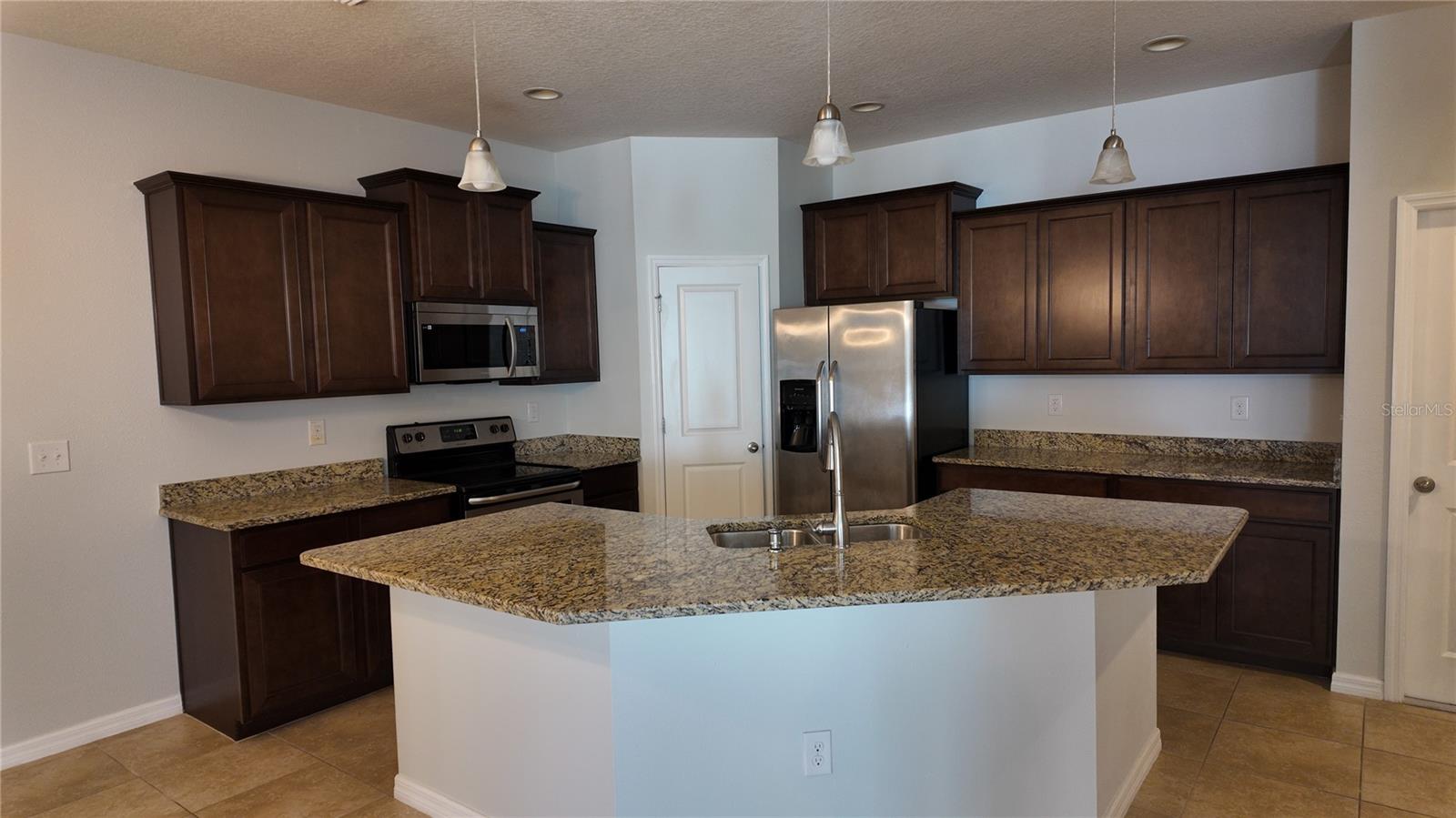 Image 6 of 28 For 7690 Timberview Loop