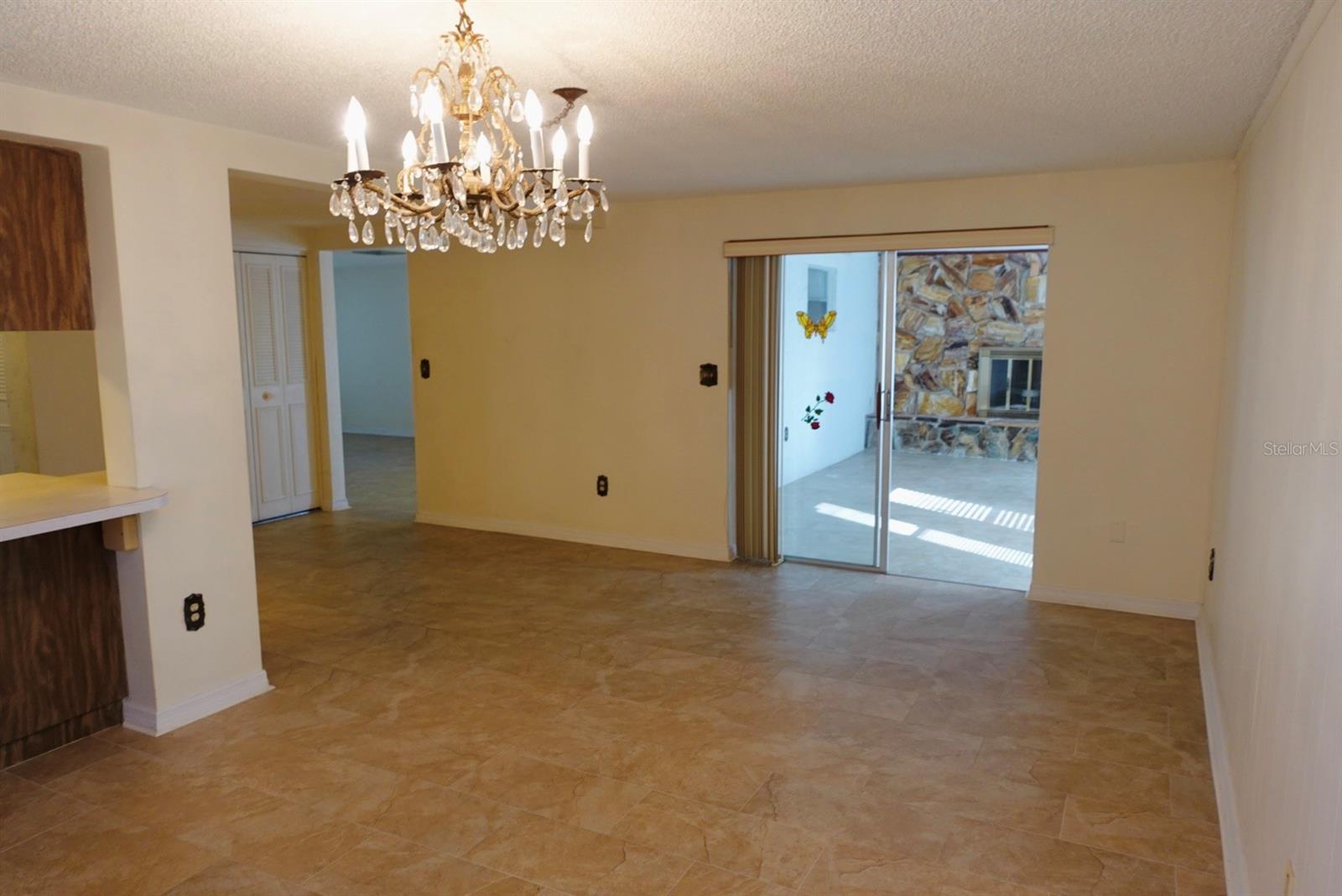 Image 14 of 34 For 8948 Saint Regis Lane