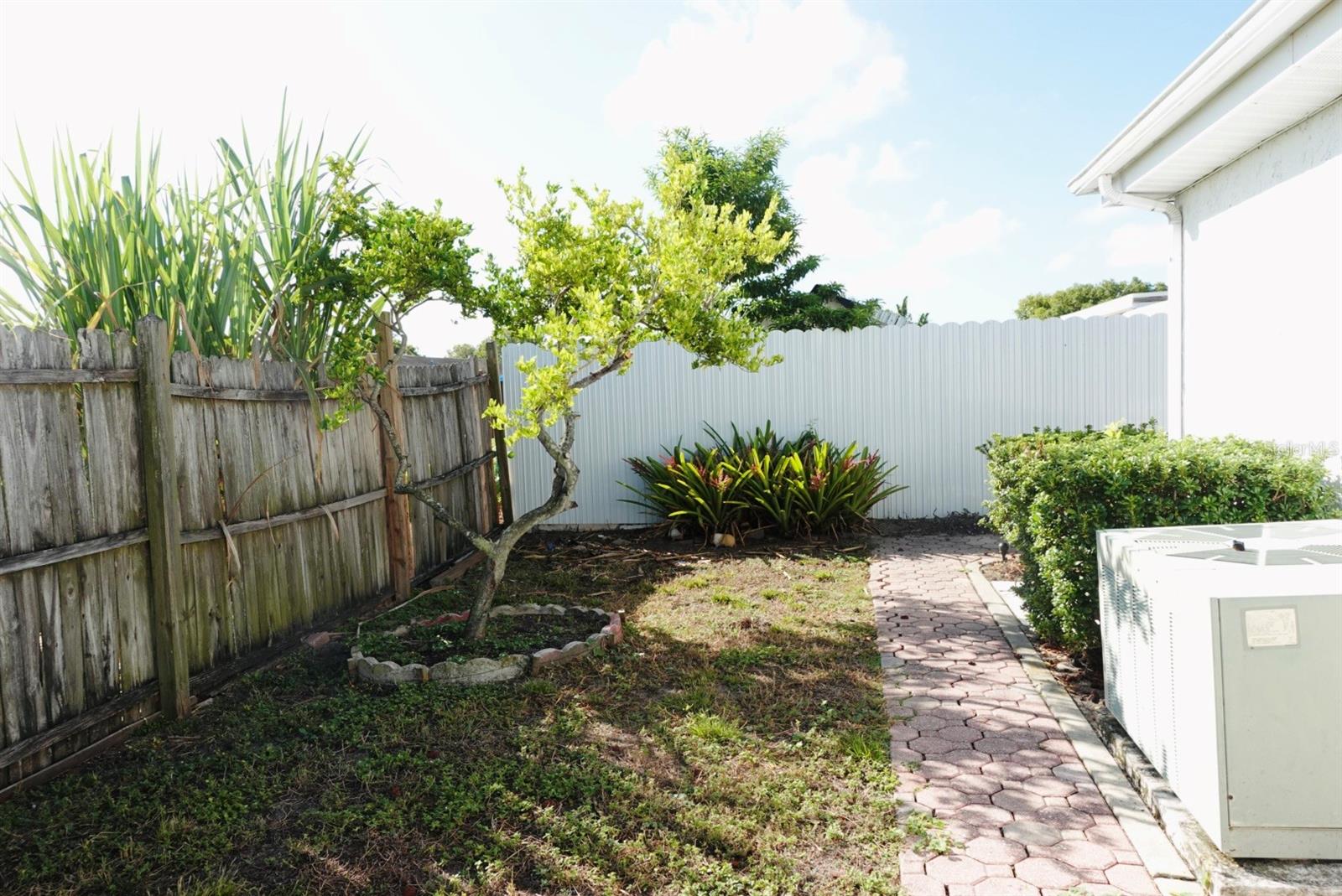 Image 32 of 34 For 8948 Saint Regis Lane