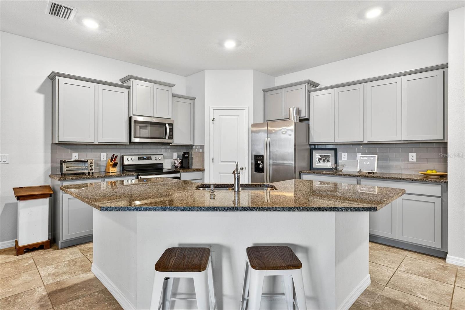 Image 14 of 55 For 7847 Stonebrook Circle