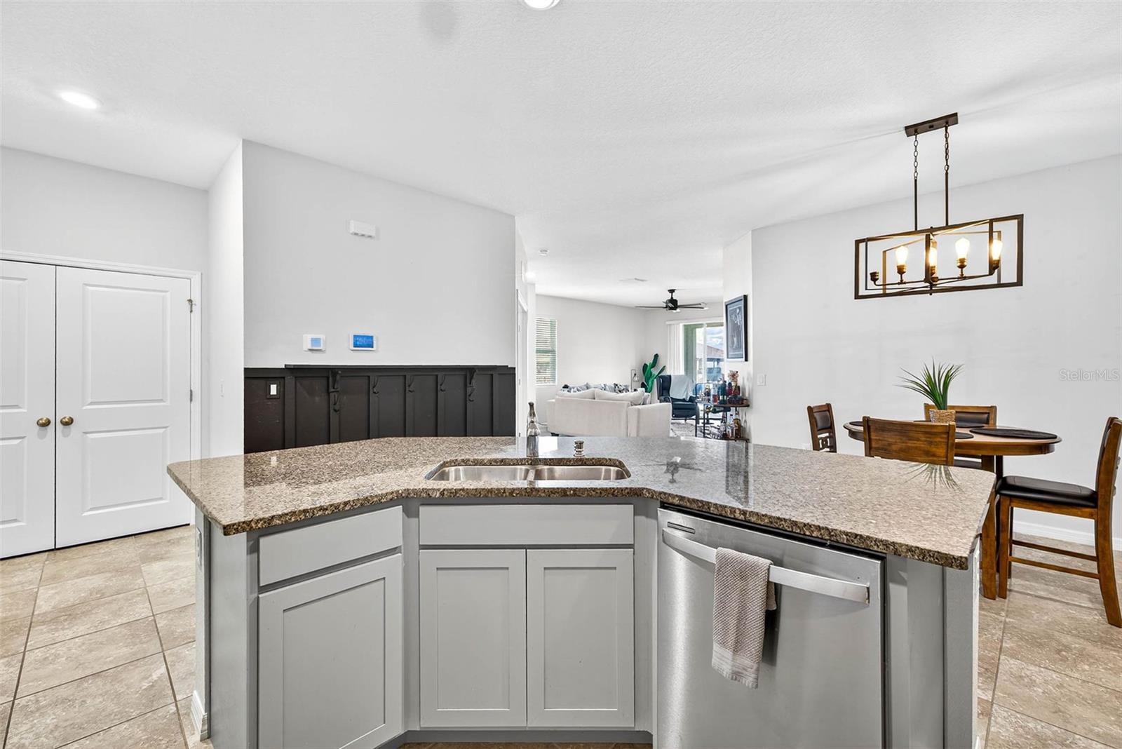 Image 18 of 55 For 7847 Stonebrook Circle