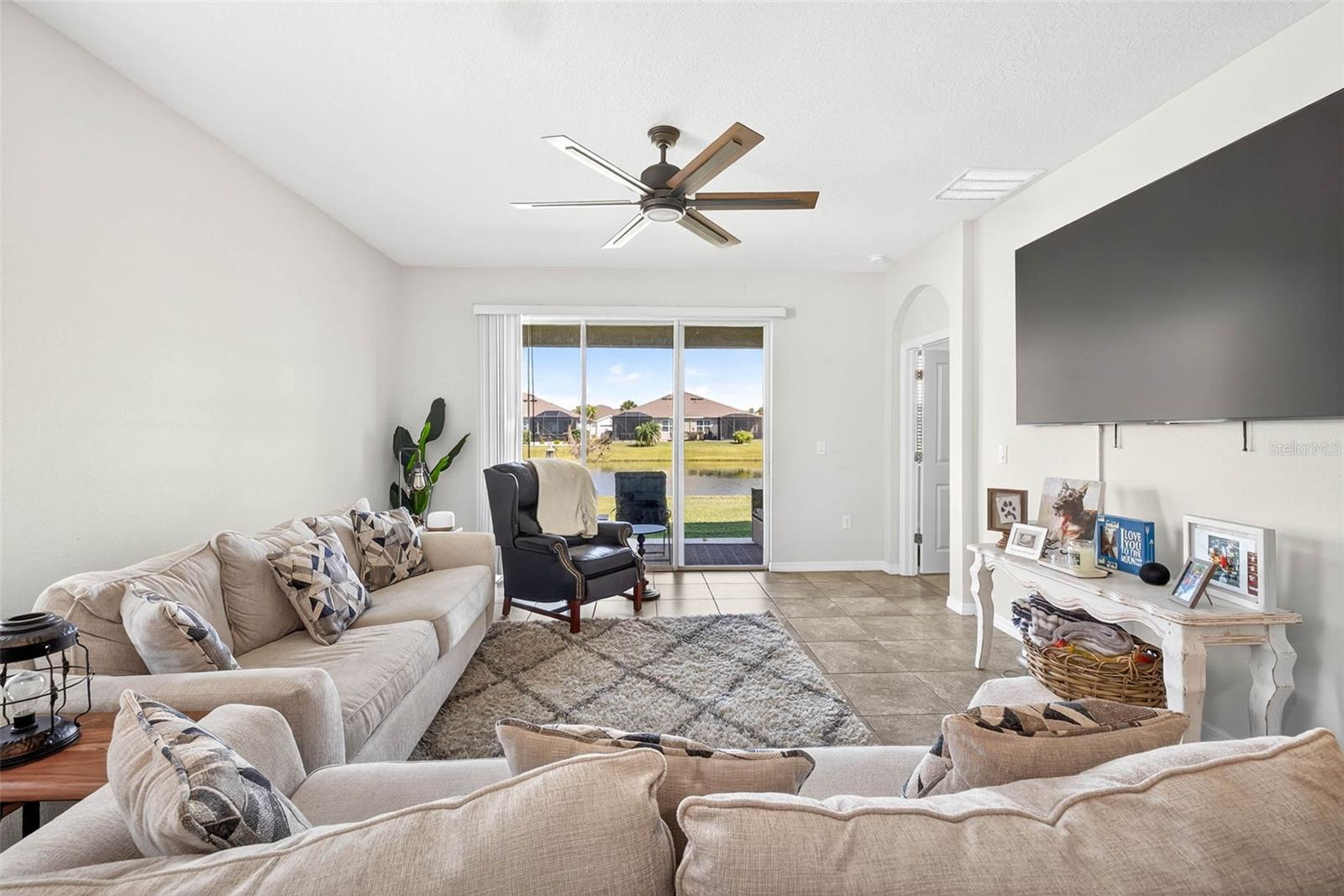 Image 8 of 55 For 7847 Stonebrook Circle