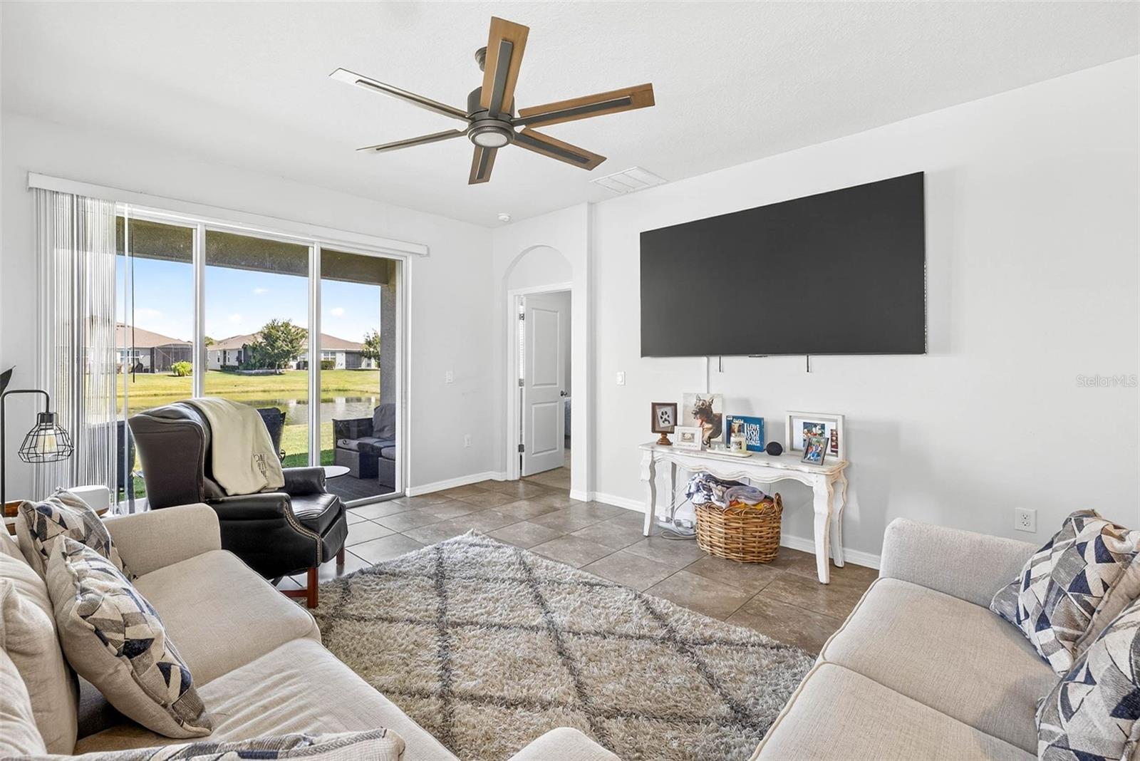 Image 9 of 55 For 7847 Stonebrook Circle