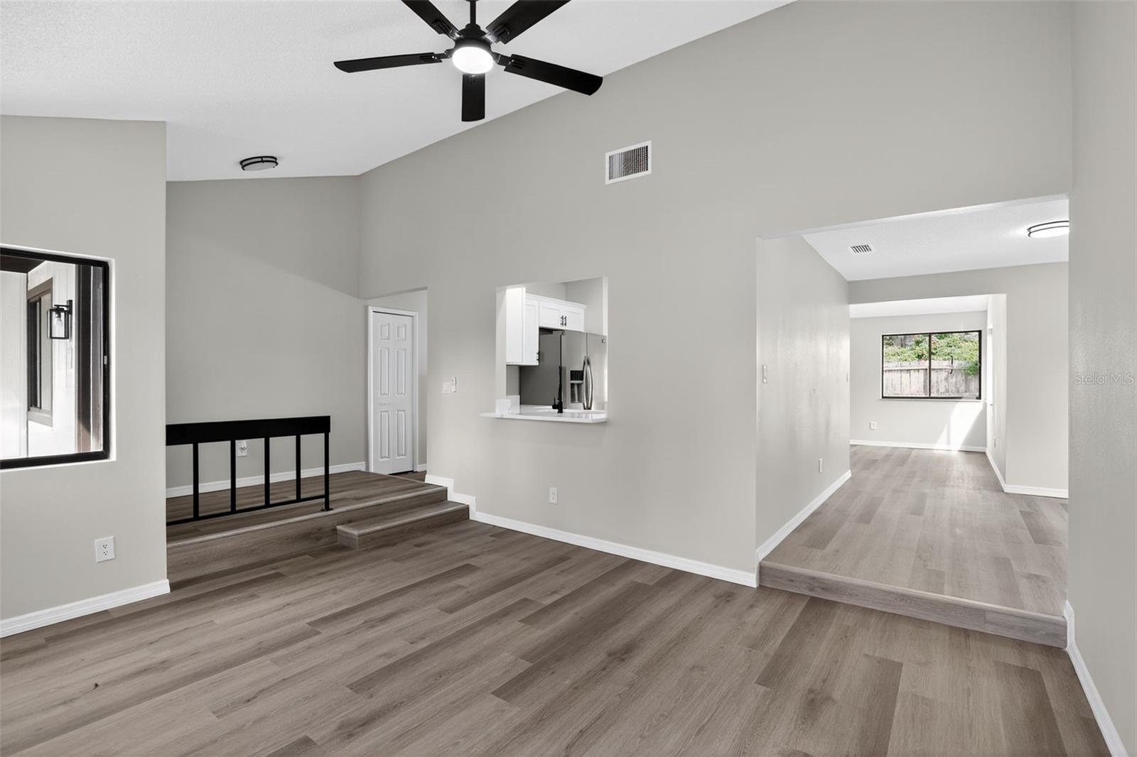 Image 4 of 20 For 3441 Calgary Lane