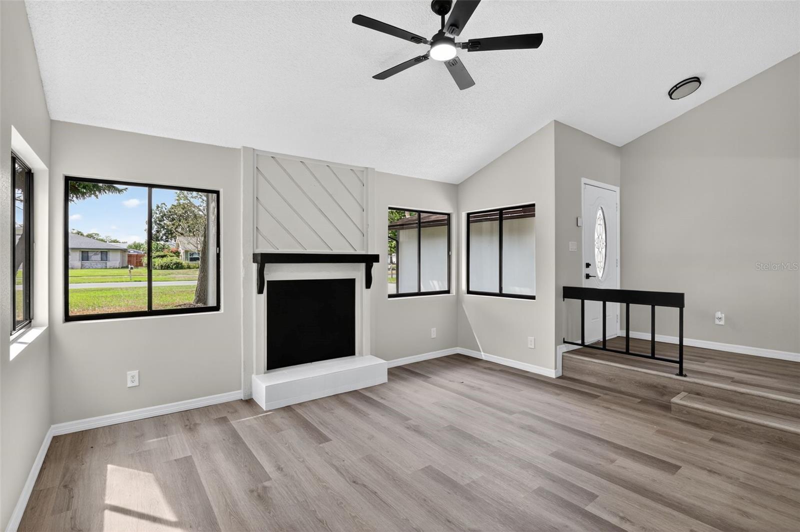 Image 5 of 20 For 3441 Calgary Lane
