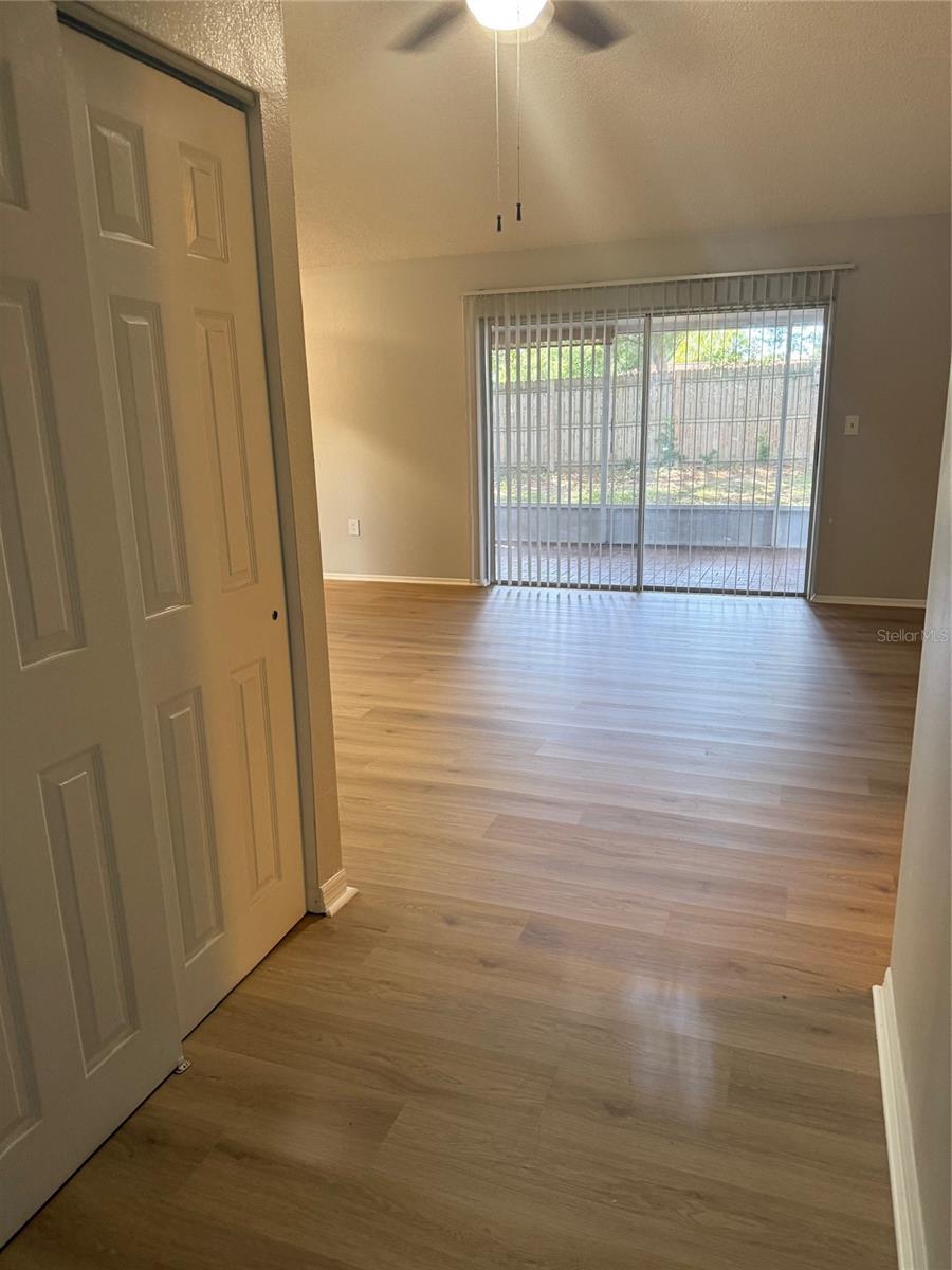 Image 11 of 38 For 10401 Leaning Oak Drive