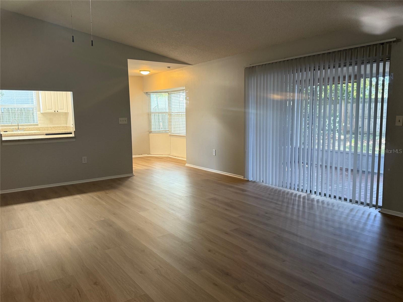 Image 12 of 38 For 10401 Leaning Oak Drive