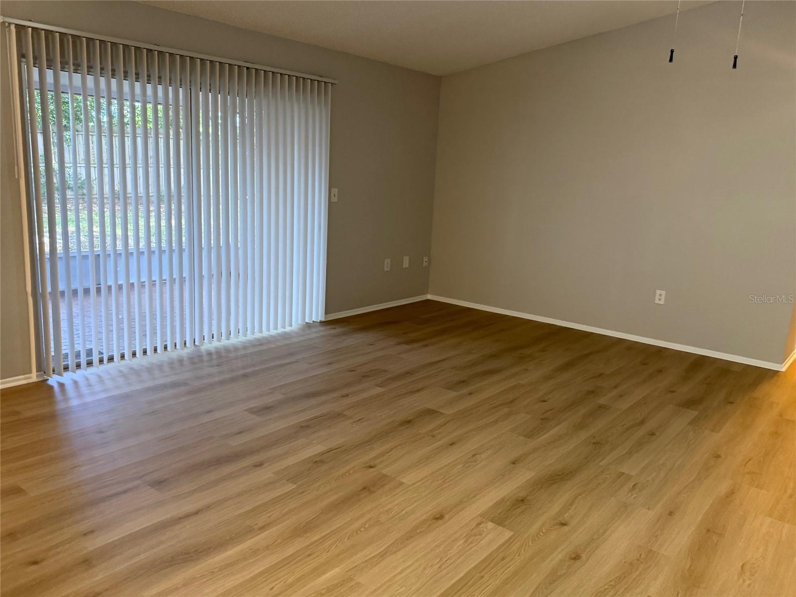 Image 15 of 38 For 10401 Leaning Oak Drive