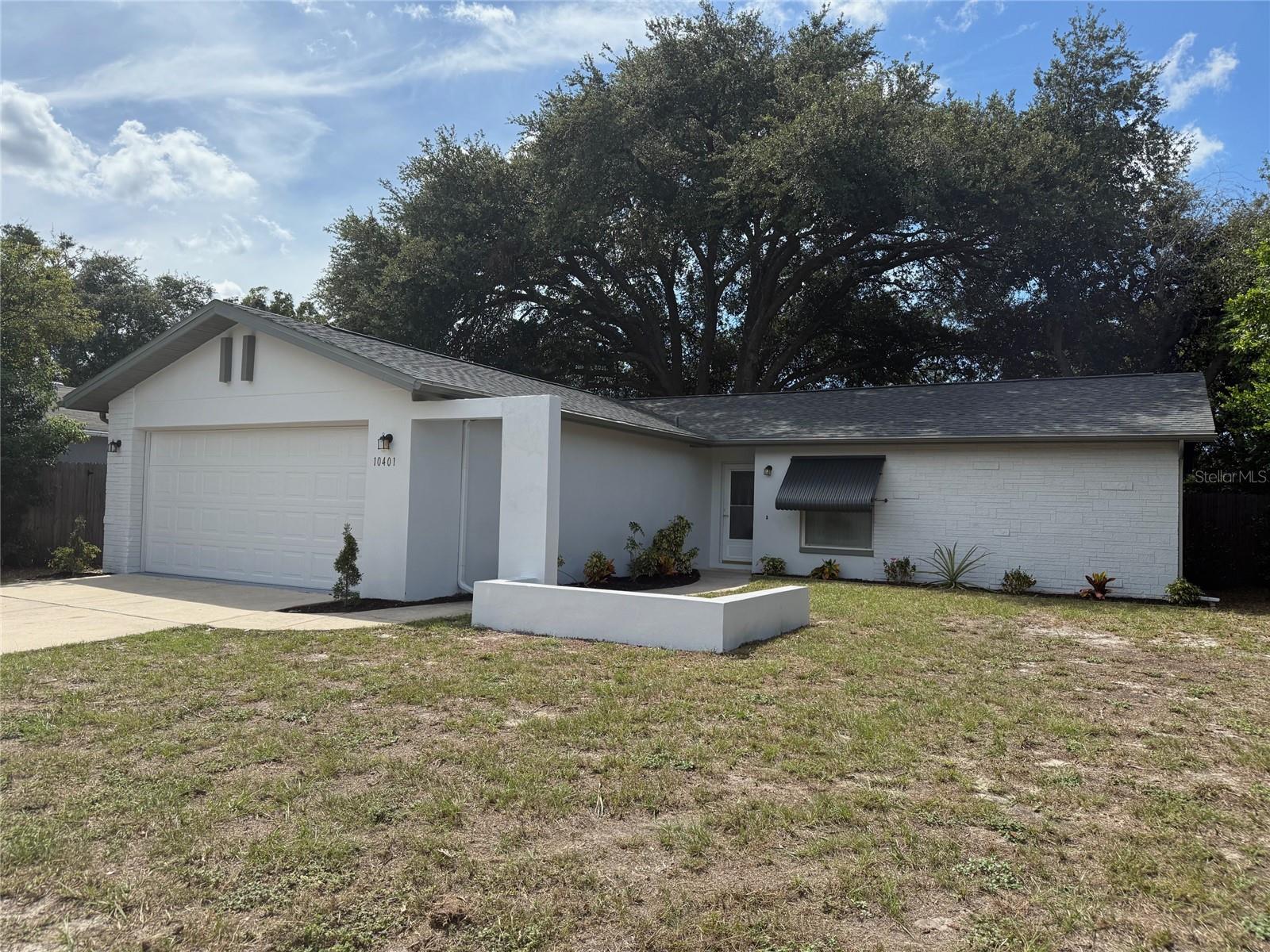 Image 2 of 38 For 10401 Leaning Oak Drive
