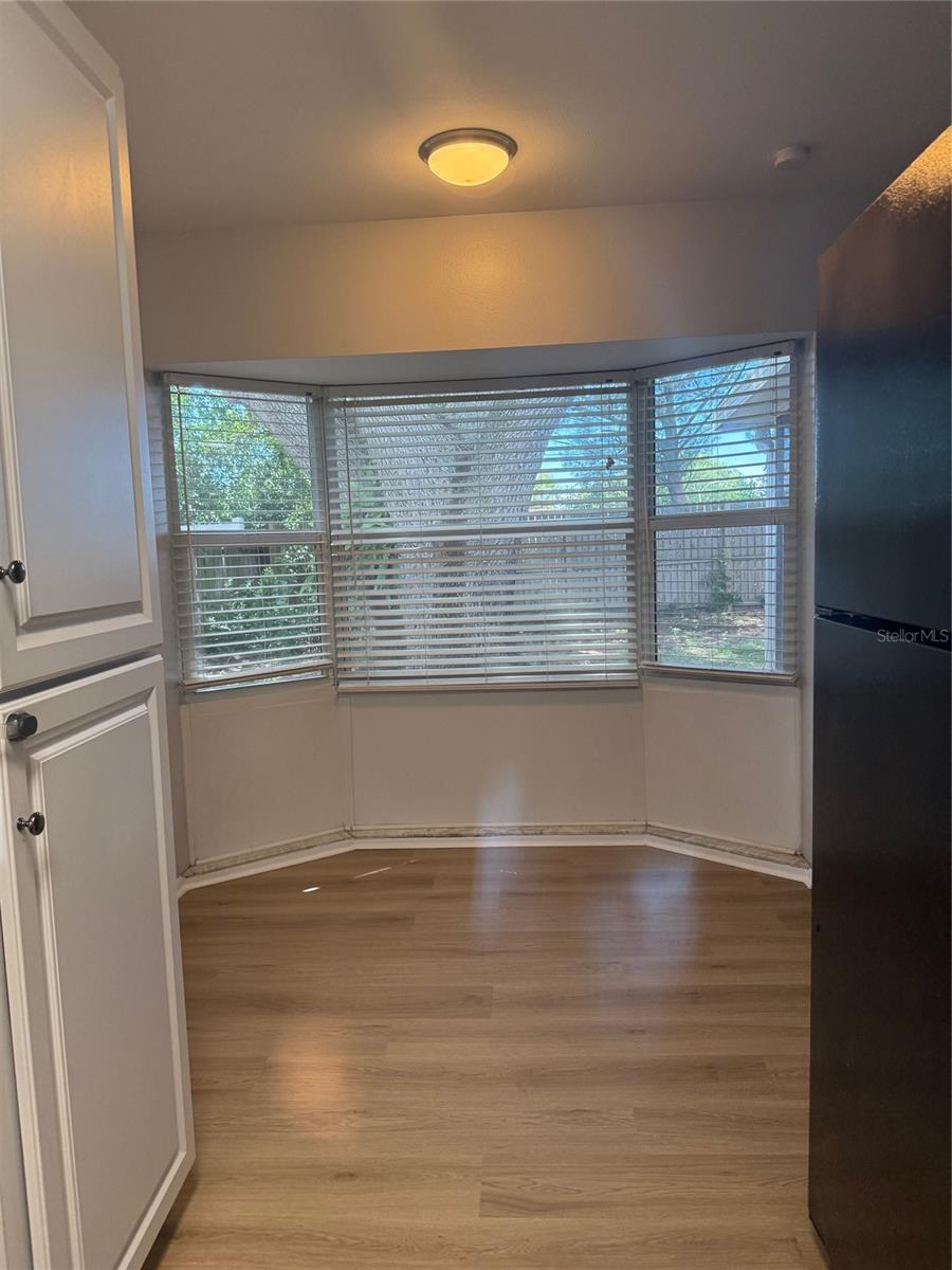 Image 22 of 38 For 10401 Leaning Oak Drive