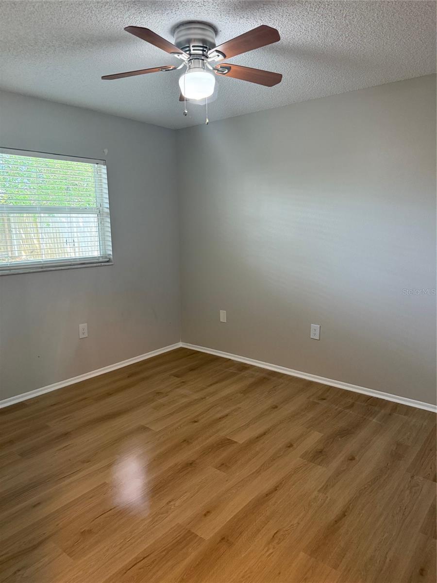 Image 34 of 38 For 10401 Leaning Oak Drive