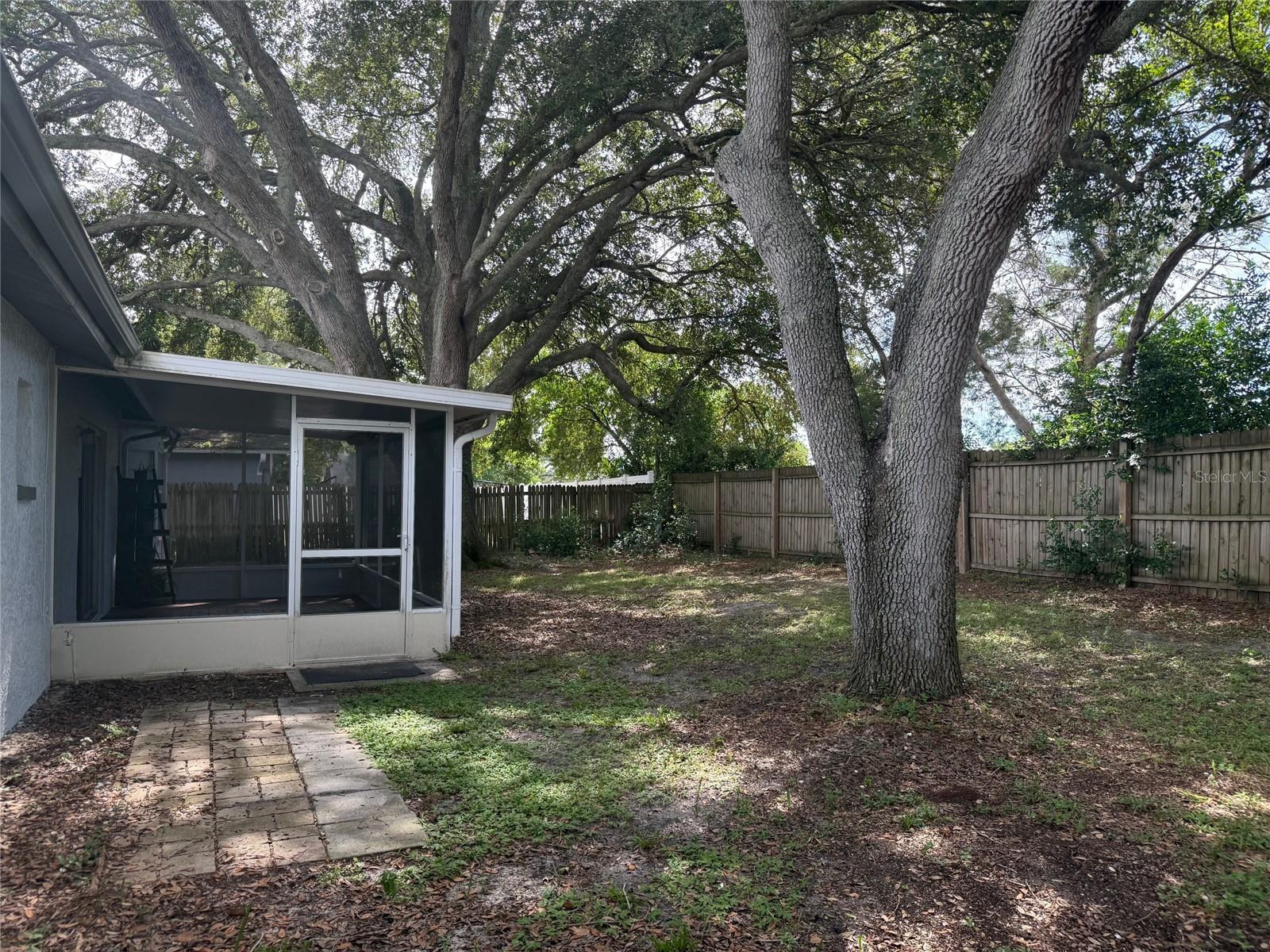 Image 37 of 38 For 10401 Leaning Oak Drive