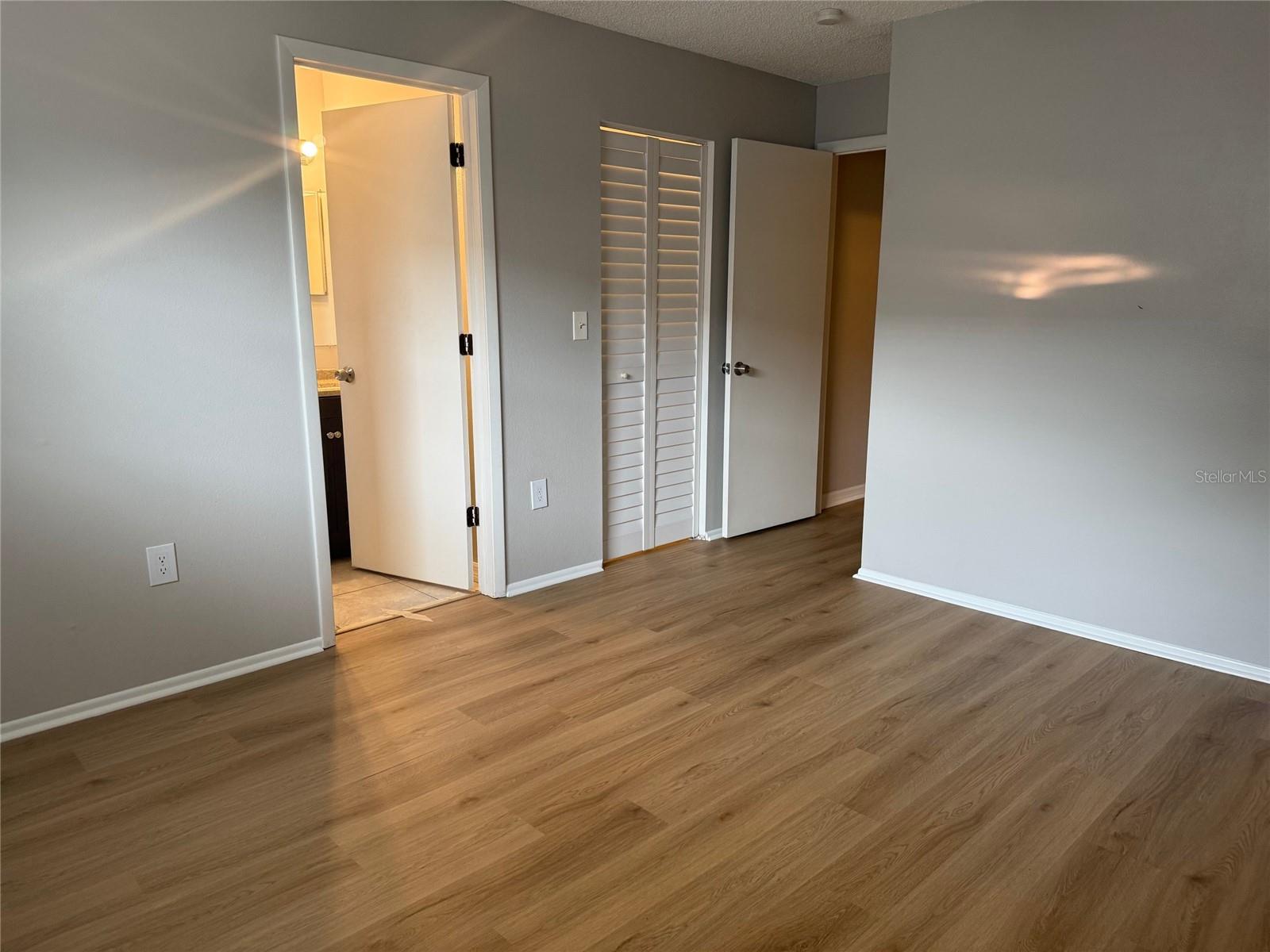 Image 6 of 38 For 10401 Leaning Oak Drive