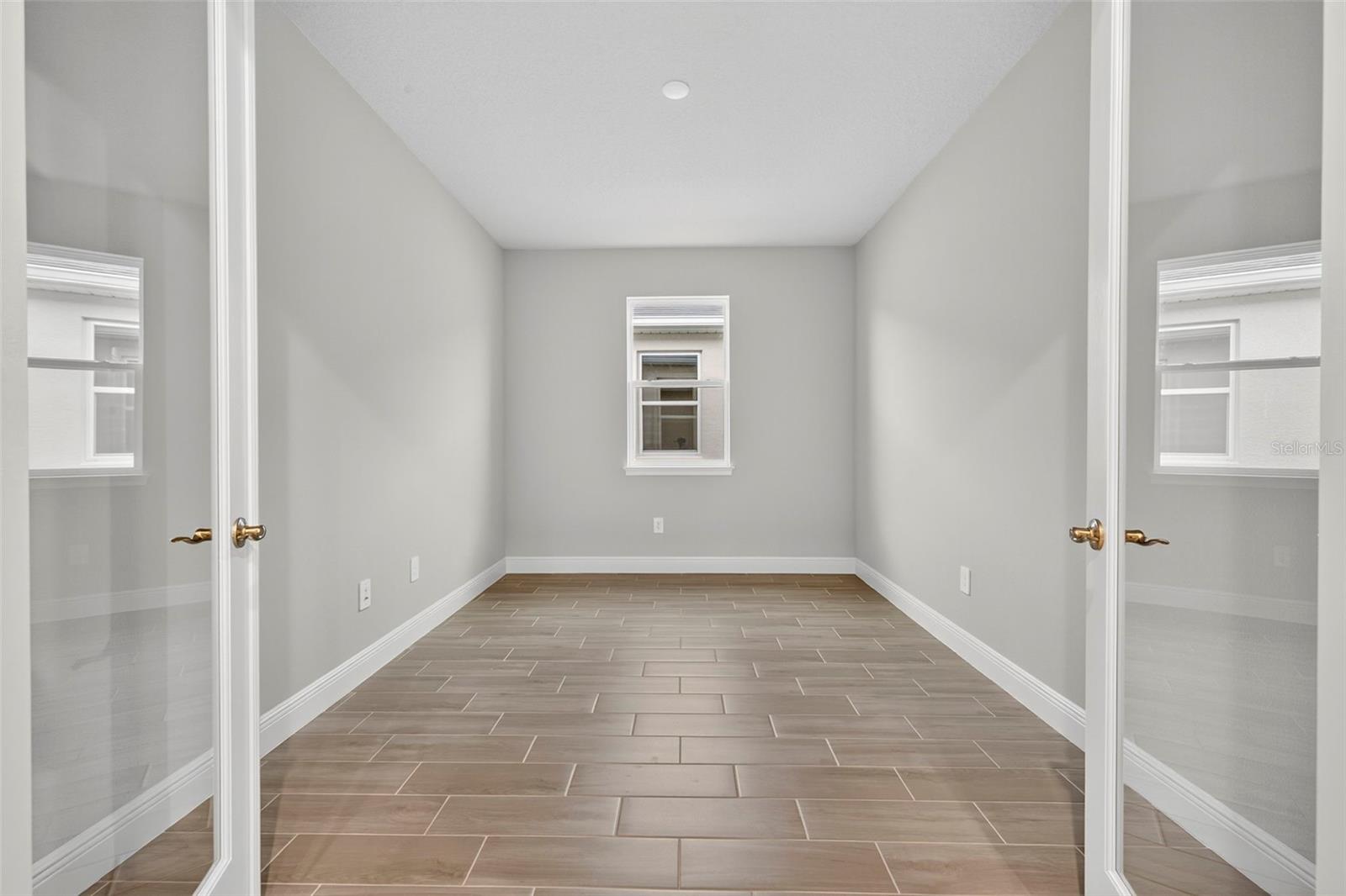 Image 14 of 38 For 12309 49th Street E