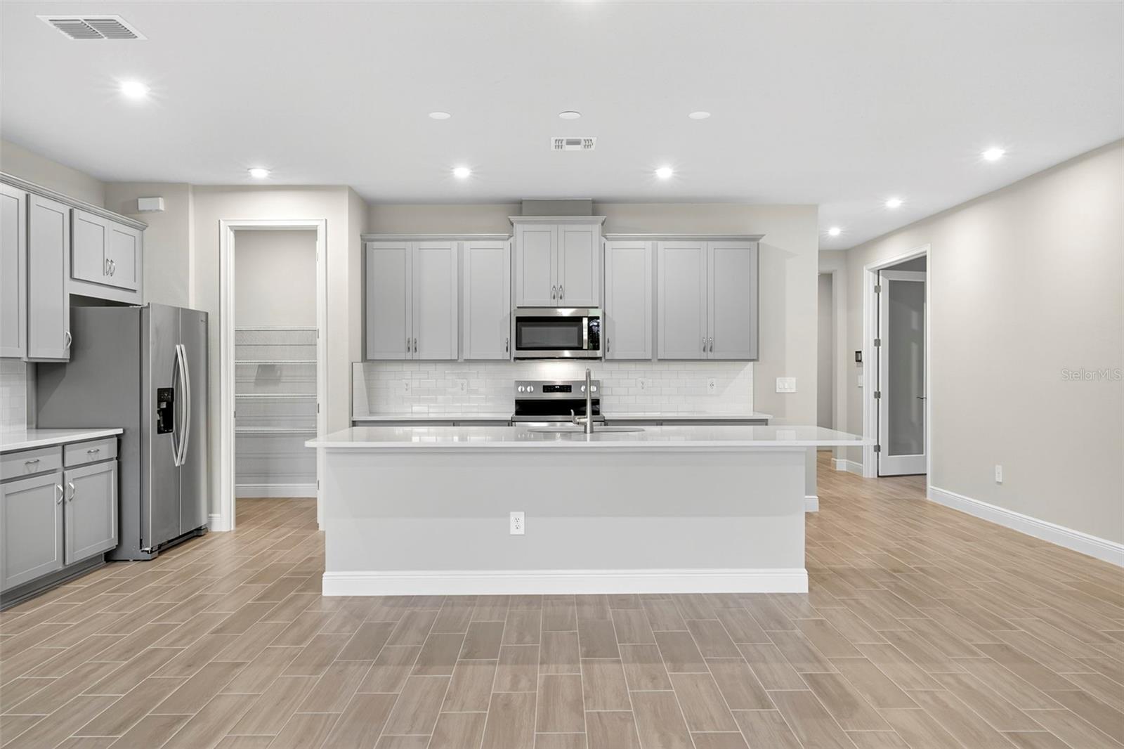 Image 4 of 38 For 12309 49th Street E