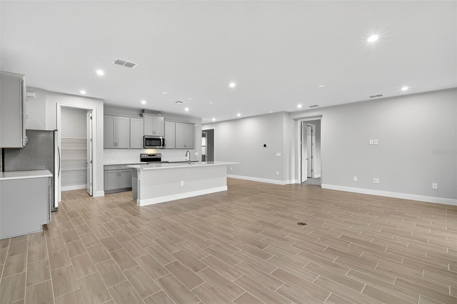 Image 6 of 38 For 12309 49th Street E