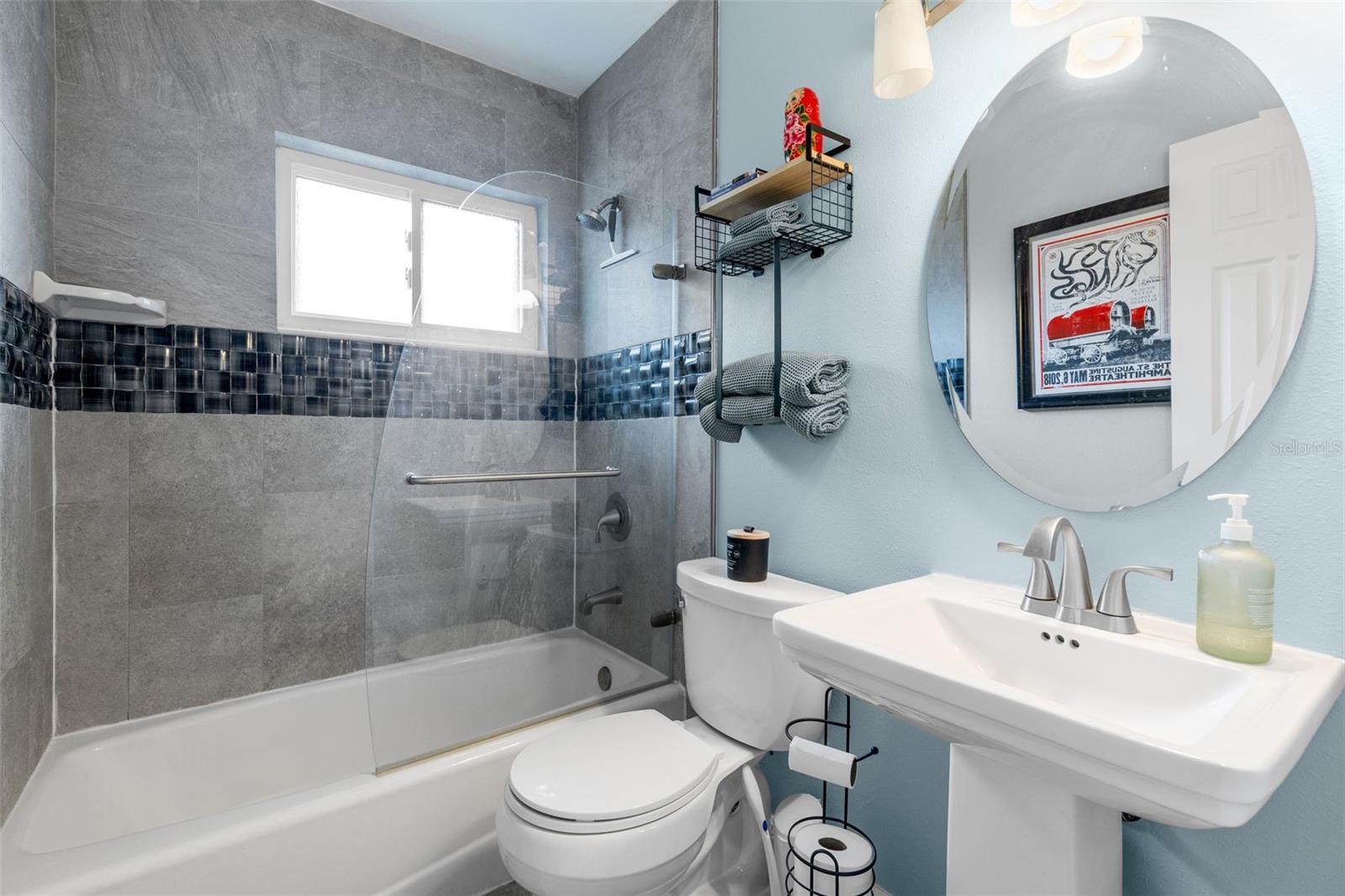 Image 17 of 28 For 1224 80th Avenue N