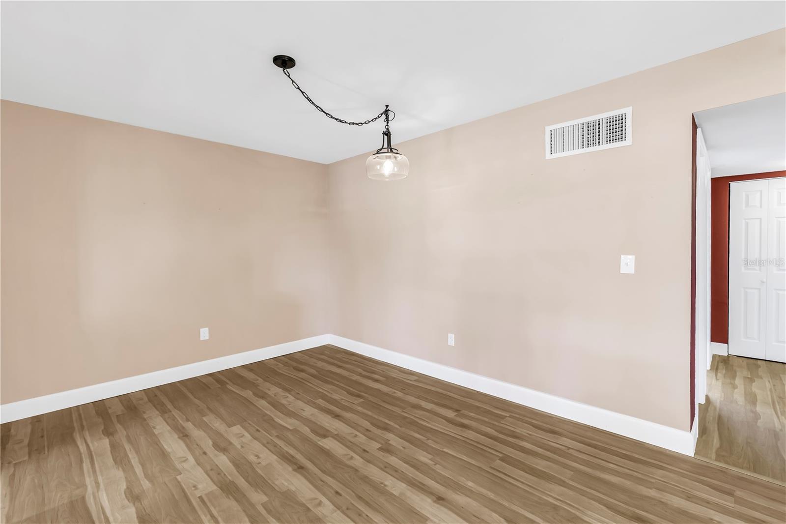 Image 8 of 48 For 4455 Duhme Road 109