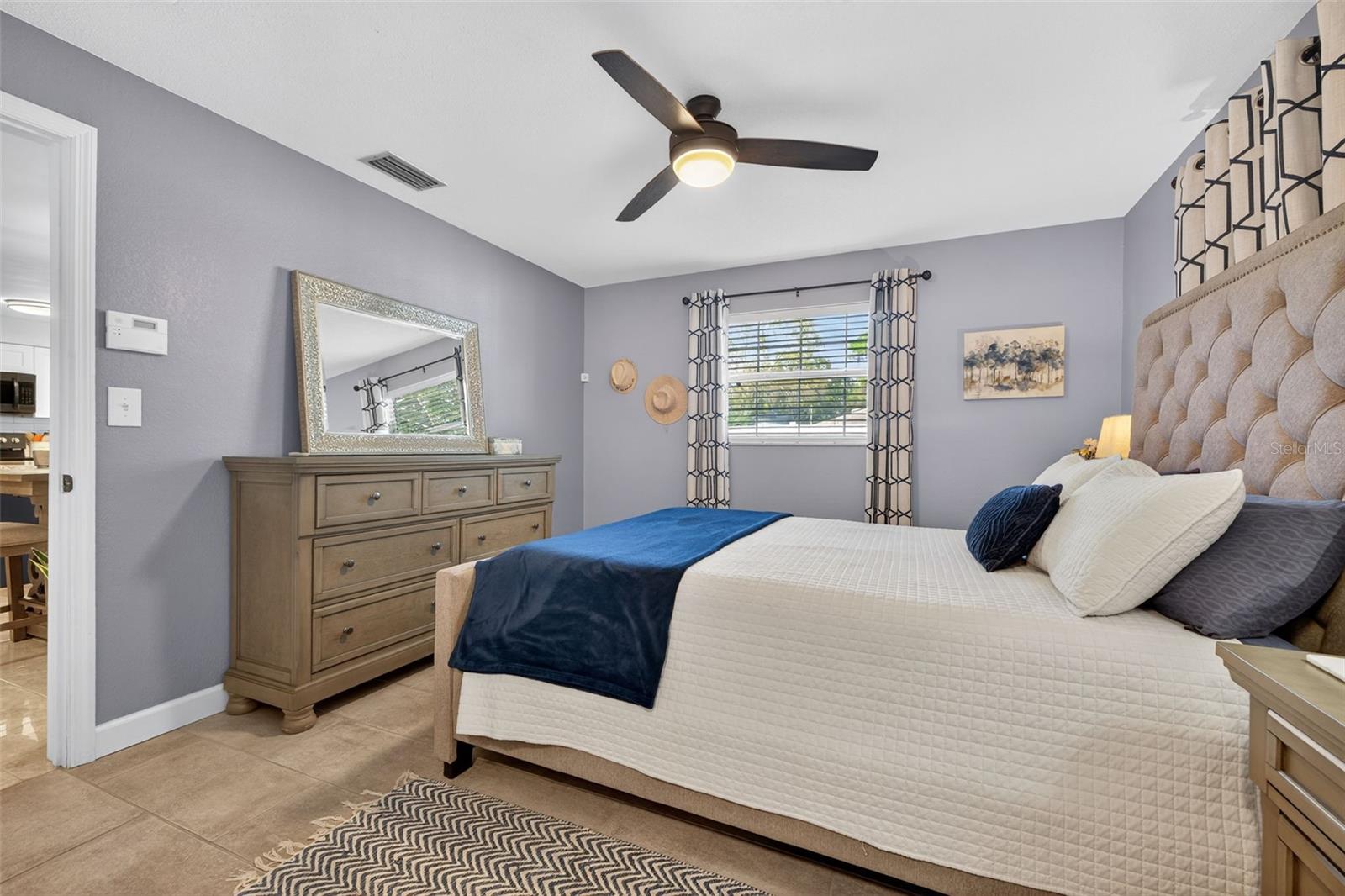 Image 15 of 42 For 4926 Columbus Way S