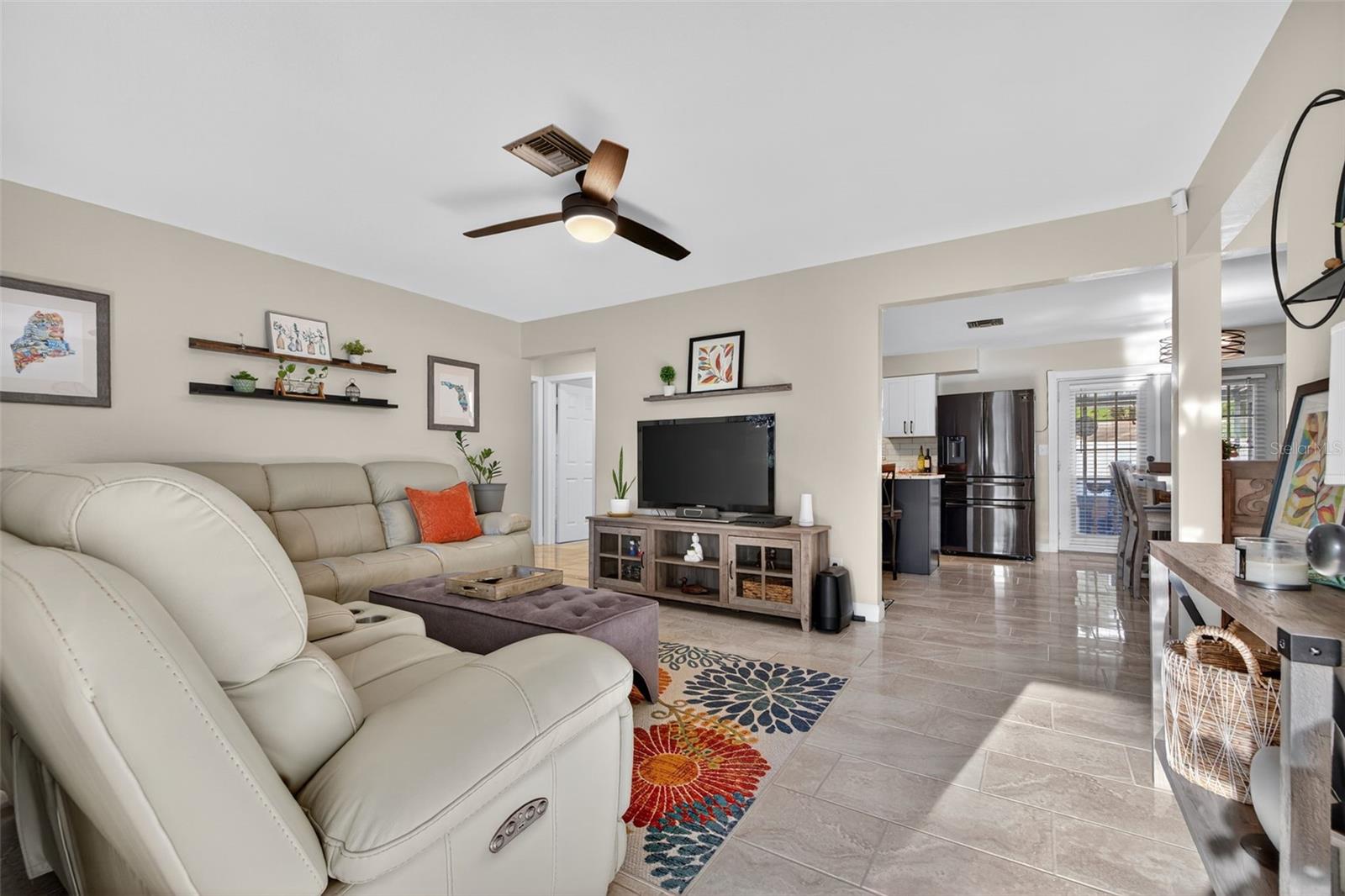 Image 6 of 42 For 4926 Columbus Way S