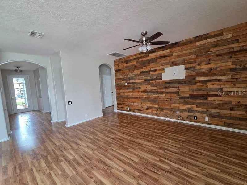 Image 6 of 15 For 14611 Potterton Circle
