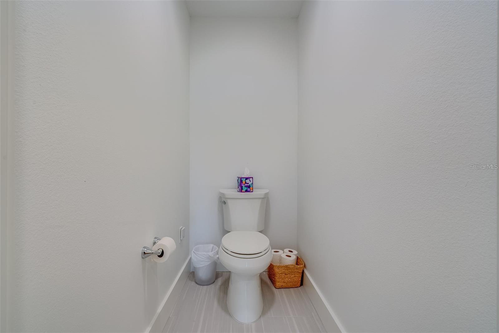 Image 27 of 66 For 415 Island Way  509