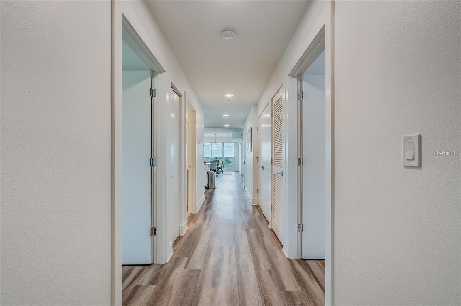 Image 45 of 66 For 415 Island Way  509