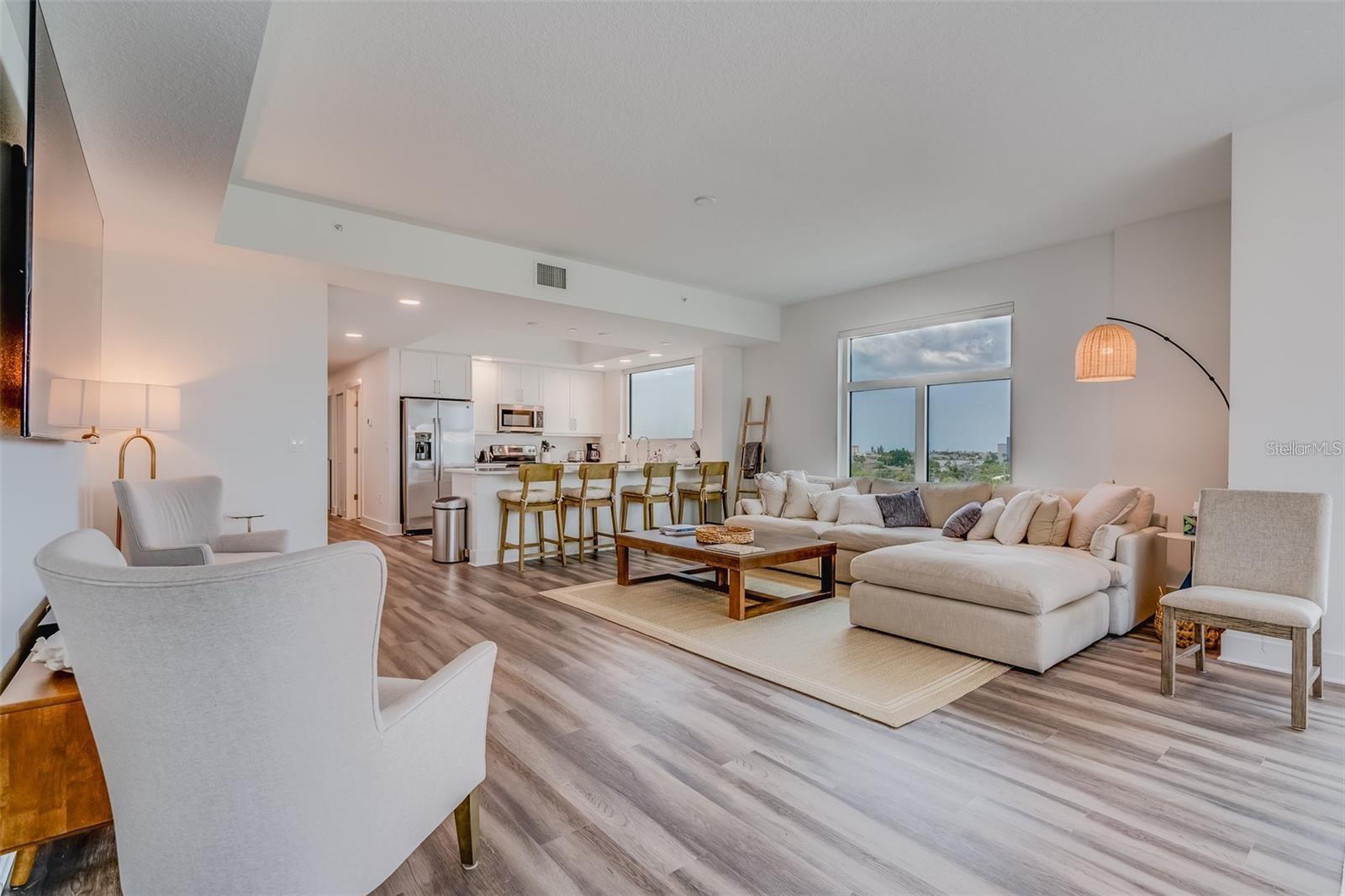 Image 5 of 66 For 415 Island Way  509