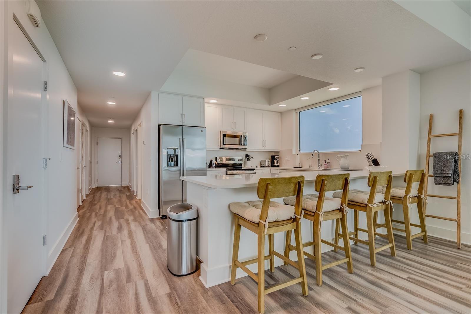 Image 6 of 66 For 415 Island Way  509