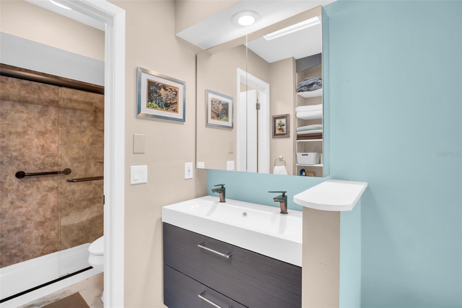 Image 18 of 42 For 6704 Gateway Drive
