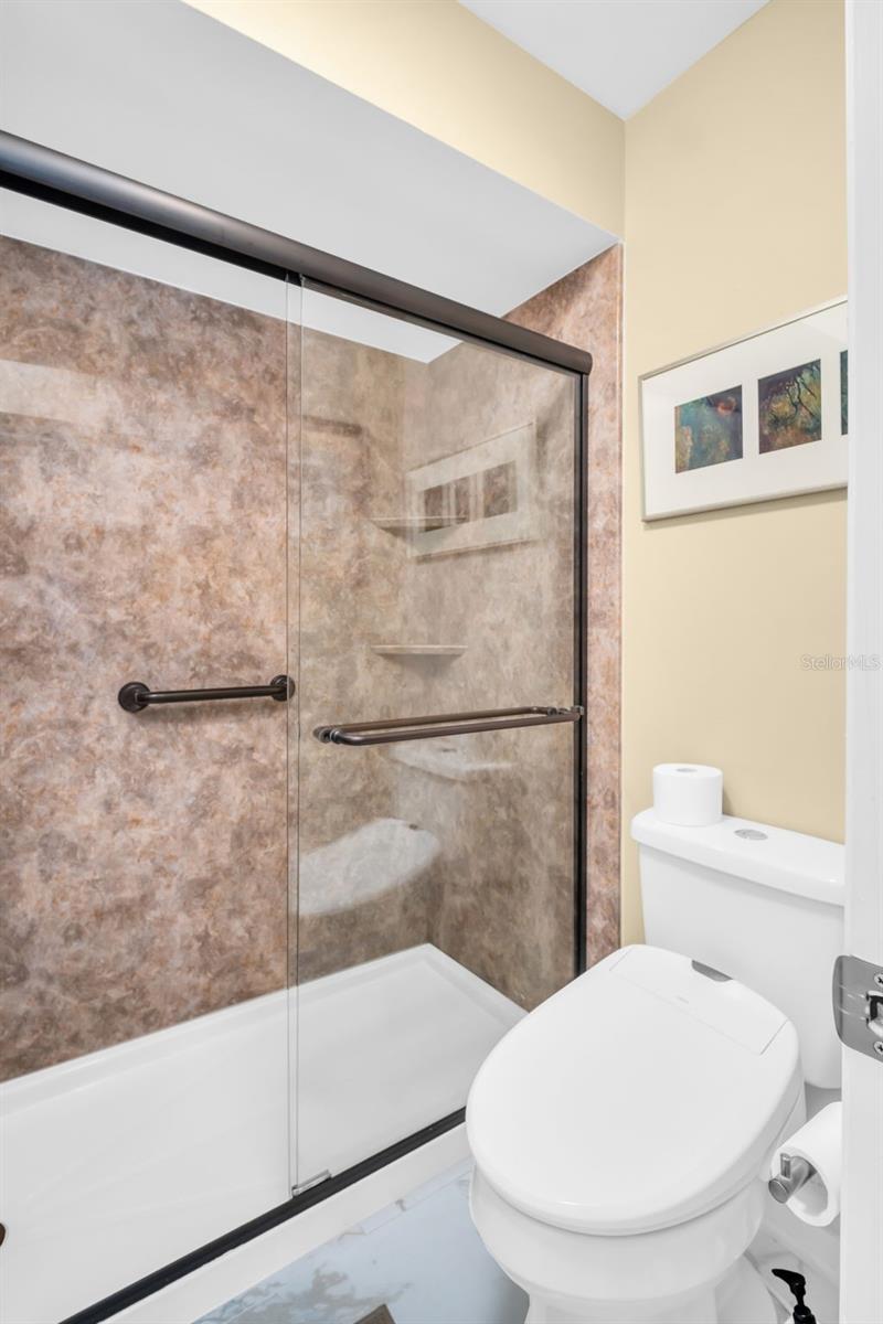 Image 19 of 42 For 6704 Gateway Drive